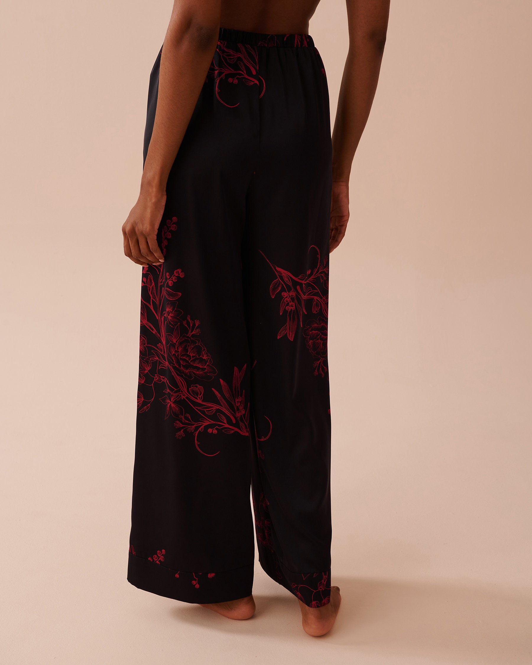 Pastel Floral Print Satin Pants_60200113_P00387_02