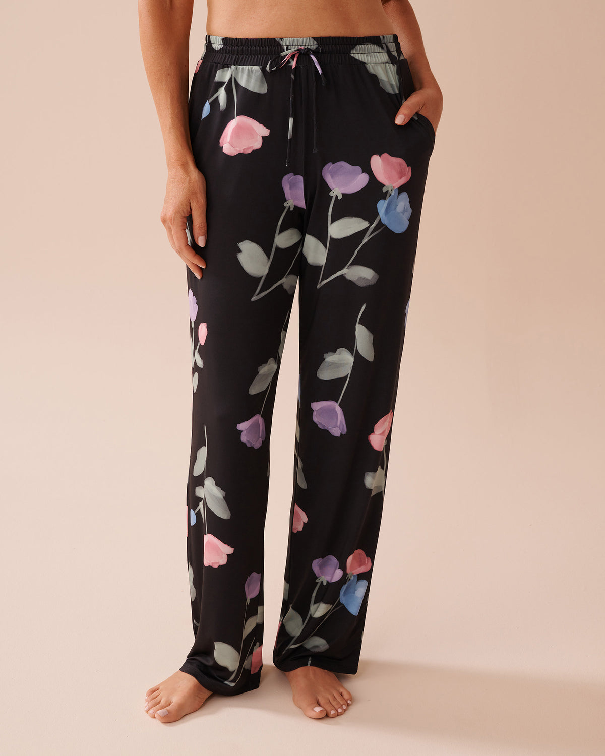 La Vie en Rose_Recycled Fibers Tulip Print Pants_60200115_P00405_01