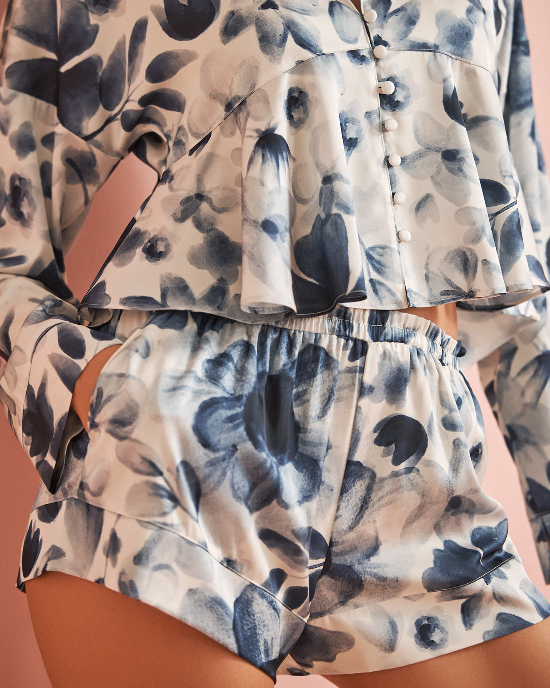 La Vie en Rose_Luxury Edition Blue Floral Print Frill Detail Satin Shorts_60200119_P10478_02