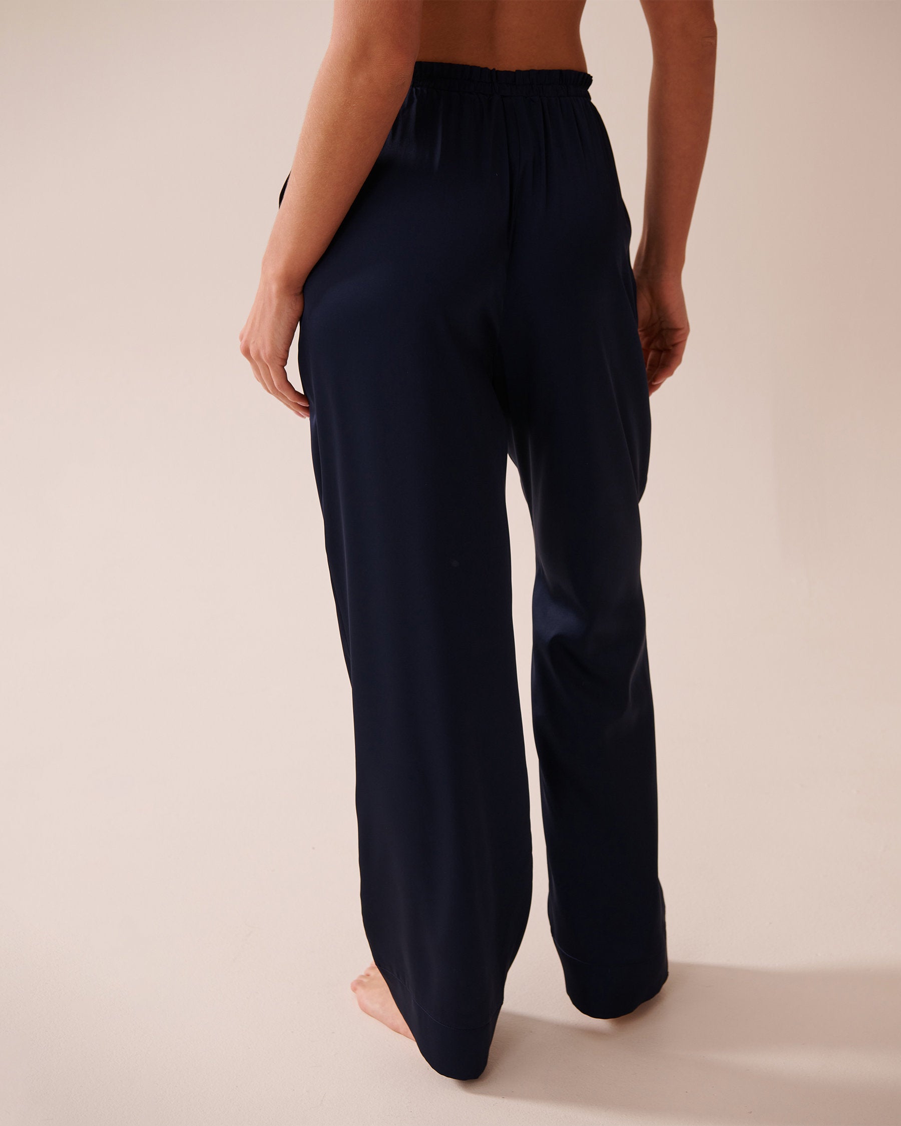 La Vie en Rose_Luxury Edition Frill Detail Satin Pants_60200120_40099_02