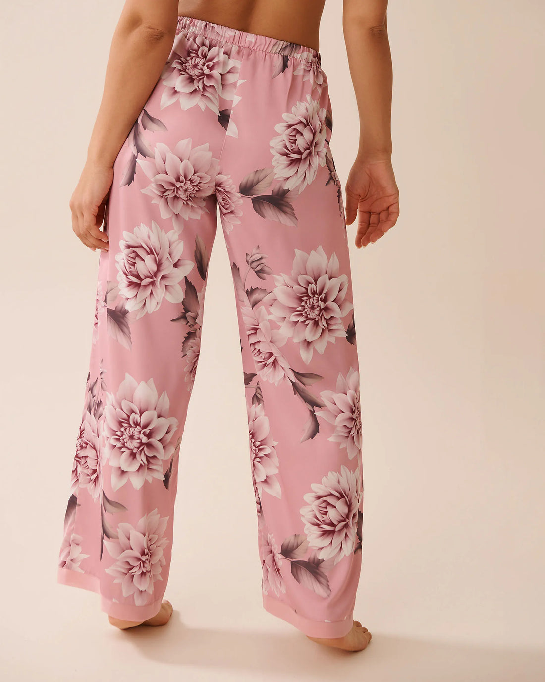 La Vie en Rose_Zephyr Flowers_Luxury Edition Dahlia Print Satin and Chiffon Pants_60200143_P60399_02
