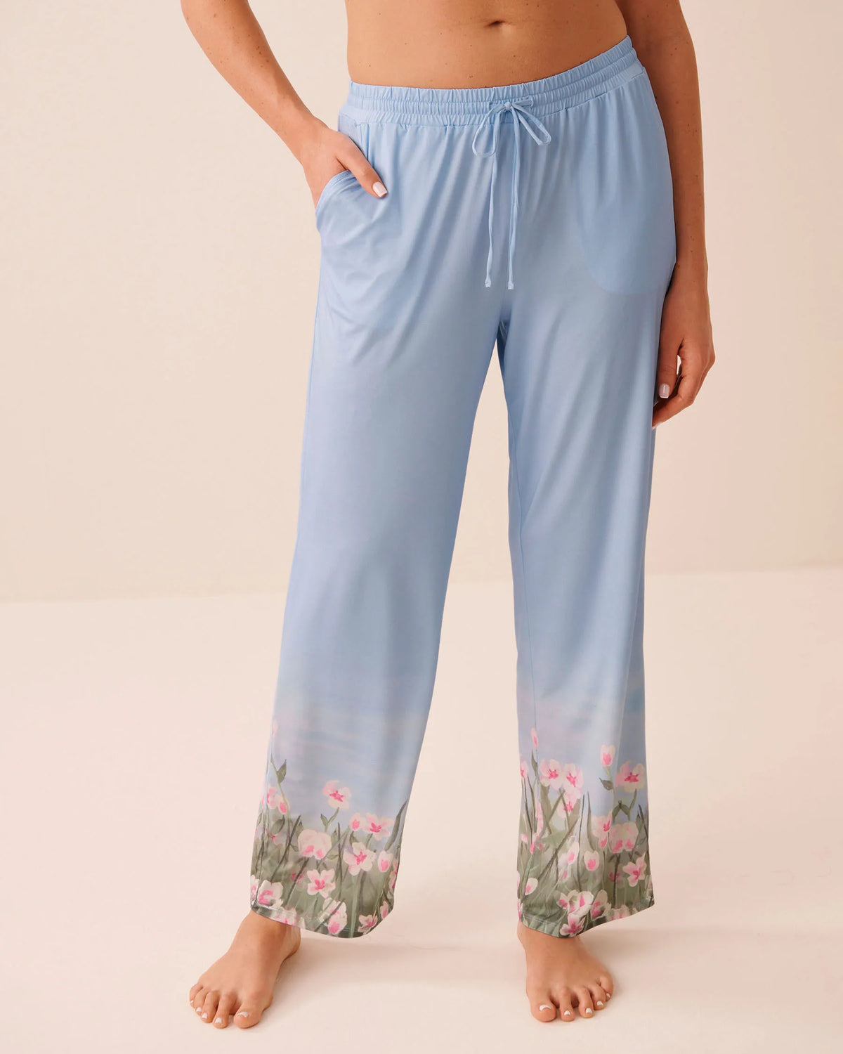 La Vie en Rose Scenery Placement Women Flower Field Print Pajama Pants SKU: 60200187_P40573 Image 01