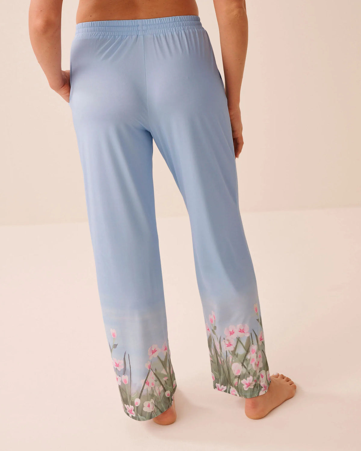La Vie en Rose Scenery Placement Women Flower Field Print Pajama Pants SKU: 60200187_P40573 Image 02