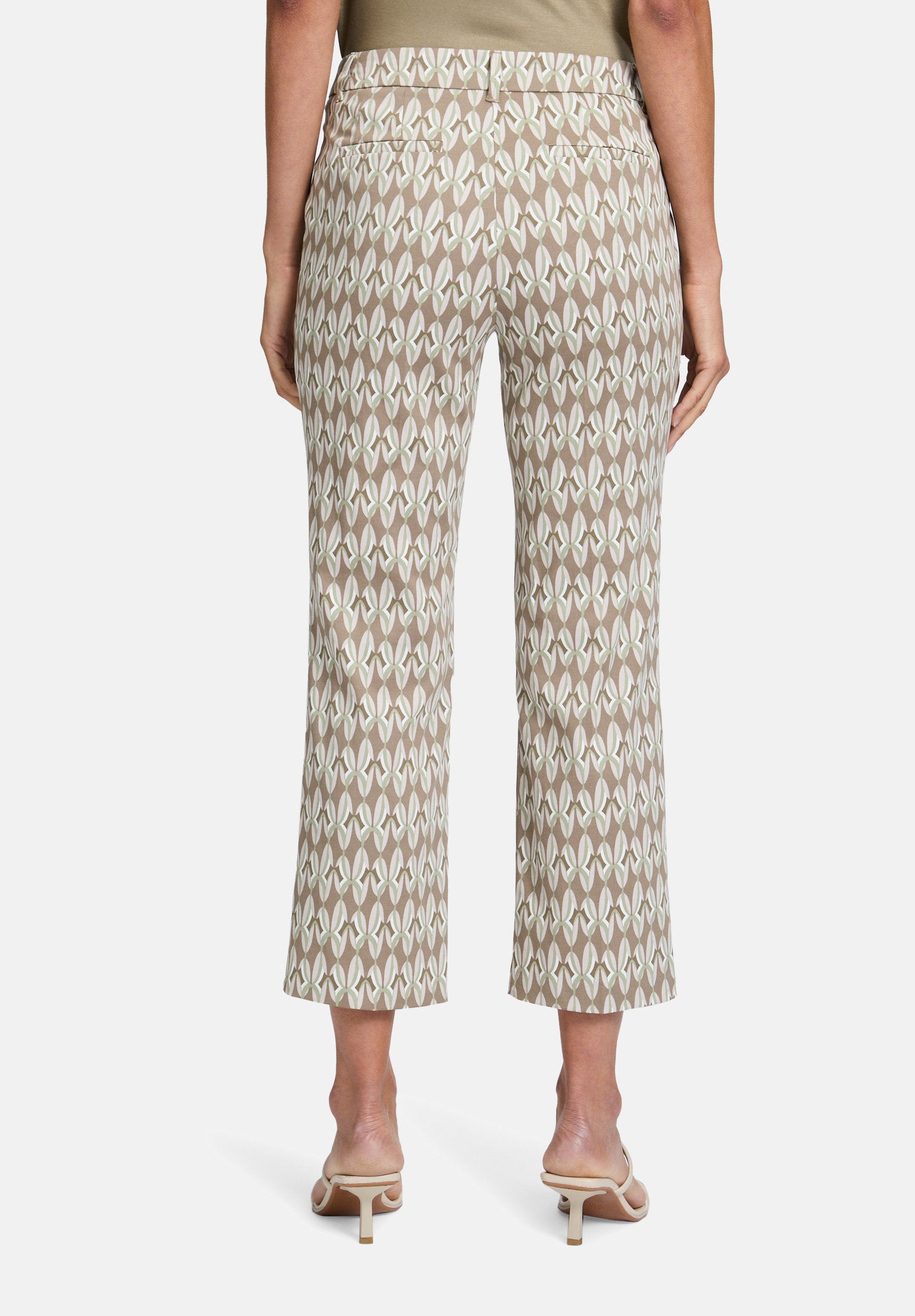 Betty Barclay_Business Trousers with Pressed Creases_6028-1134_5819_03