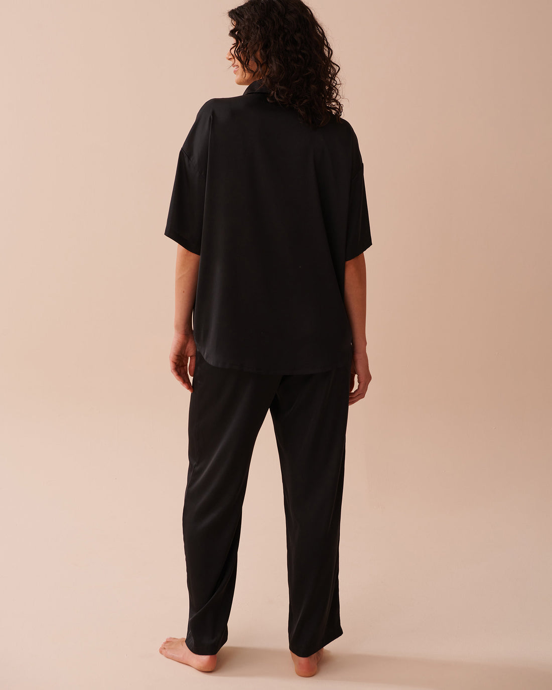 La Vie en Rose_Luxury Edition Short Sleeve Satin Pajama Set_60400048_00001_02