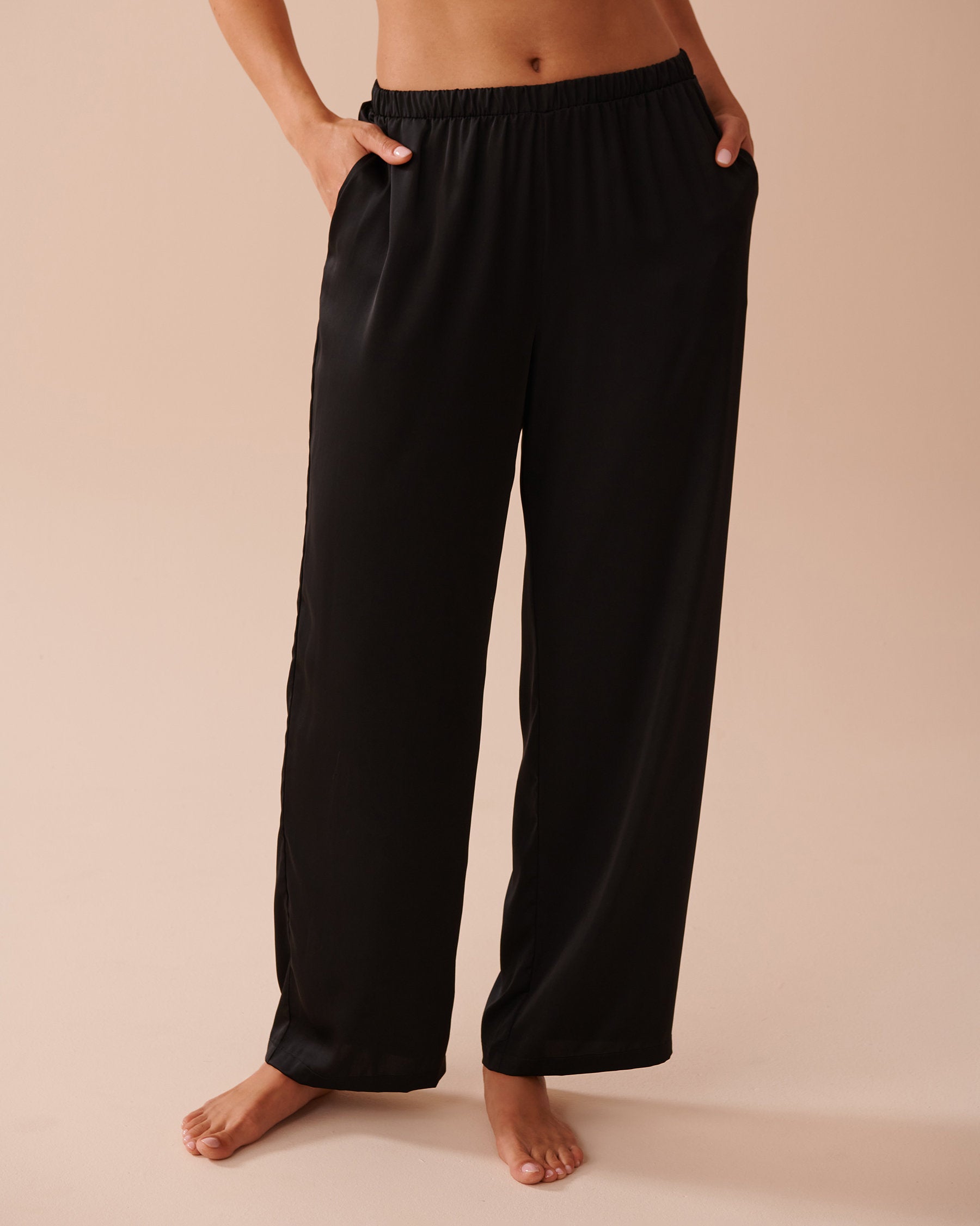 La Vie en Rose_Luxury Edition Short Sleeve Satin Pajama Set_60400048_00001_04