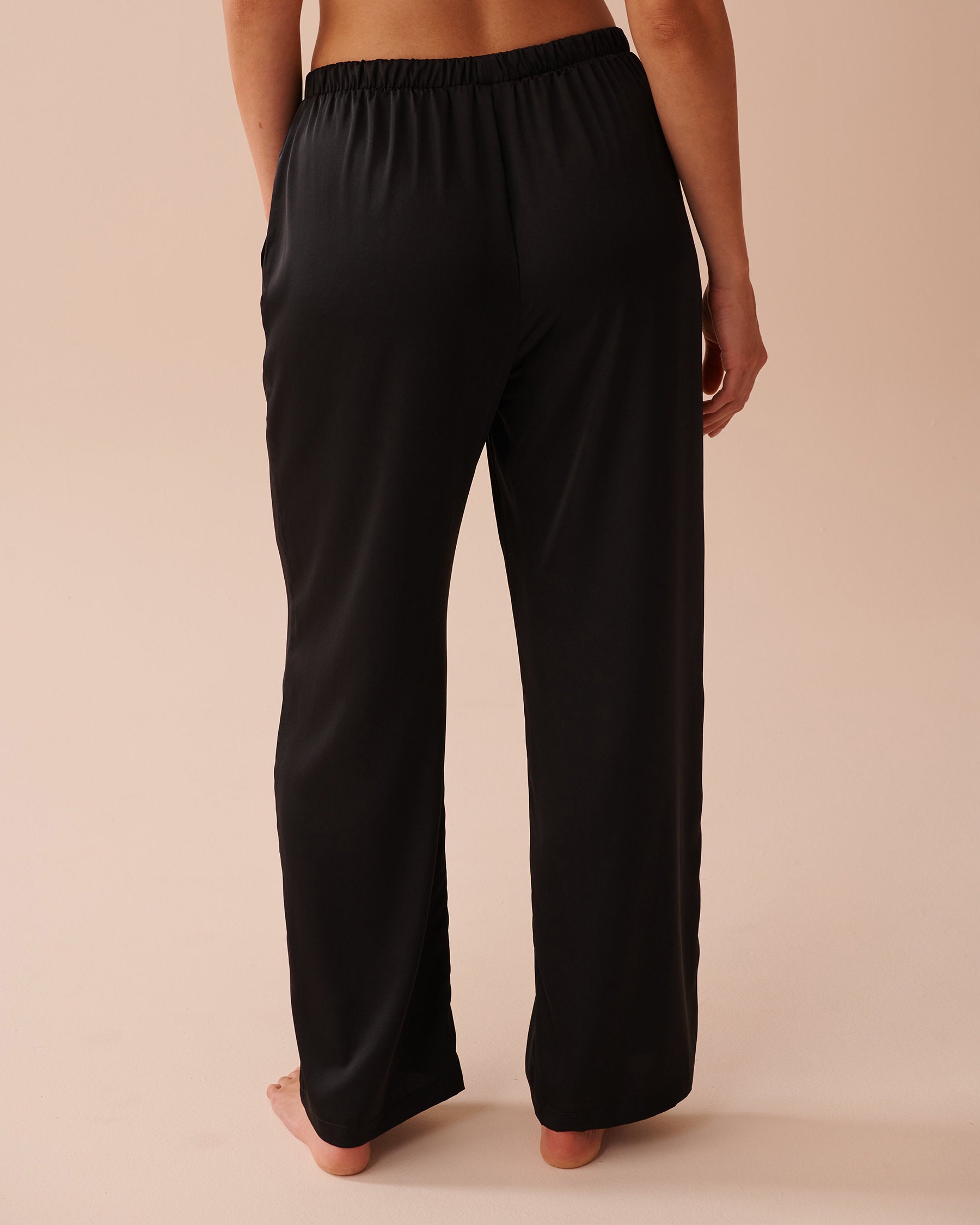 La Vie en Rose_Luxury Edition Short Sleeve Satin Pajama Set_60400048_00001_05