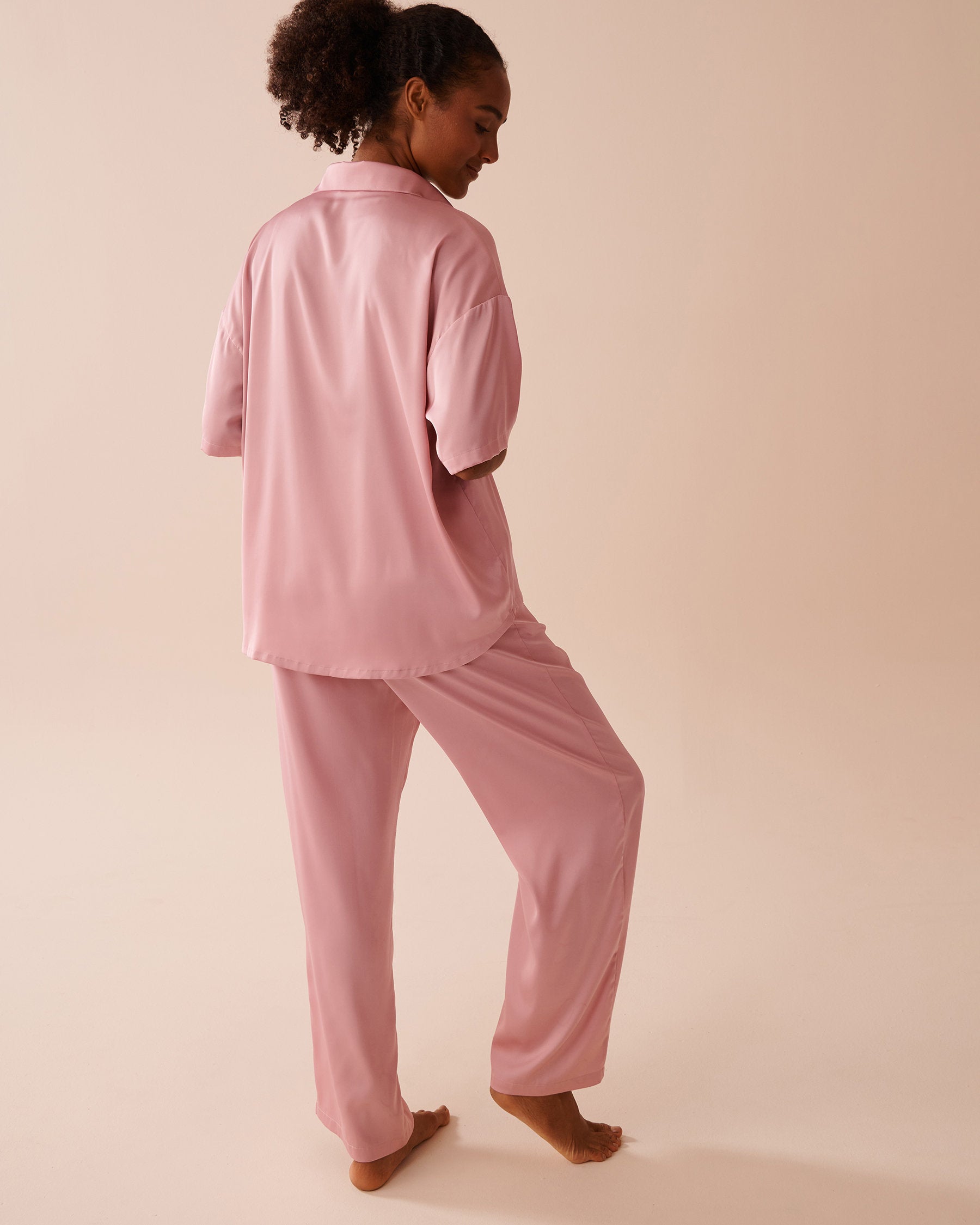 La Vie en Rose_Luxury Edition Short Sleeve Satin Pajama Set_60400048_60036_02