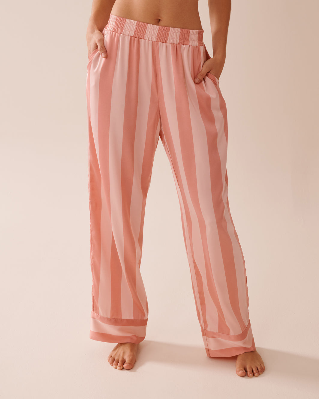 La Vie en Rose_Rose N Peach Stripe_LUXURY EDITION Striped Short Sleeve Satin Pajama Set_60400052_P60356_04