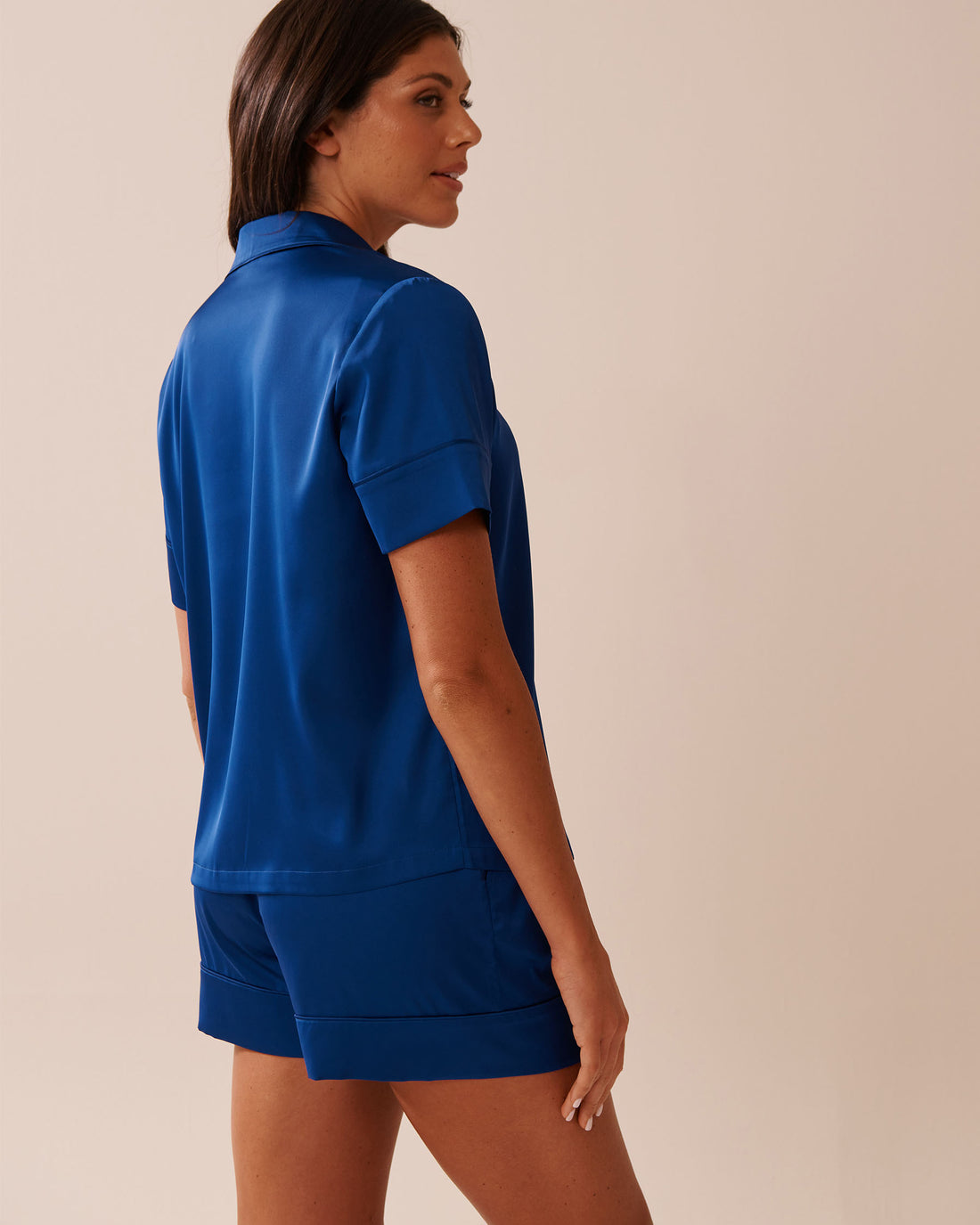 La Vie en Rose_Mazarine Blue_LUXURY EDITION Short Sleeve Satin Pajama Set_60400058_40066_02