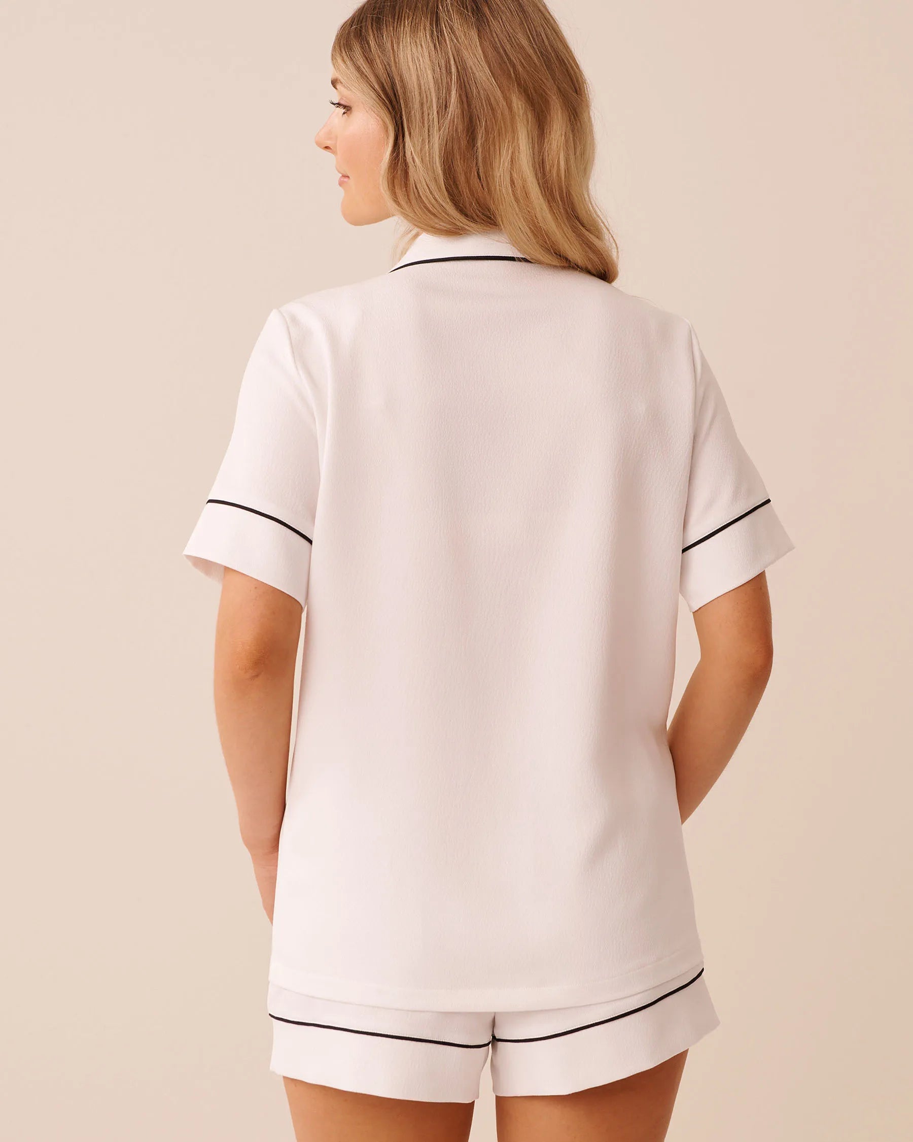 La Vie en Rose Snow White Women LUXURY EDITION Short Sleeve Textured Satin PJ Set SKU: 60400071_10011 Image 02