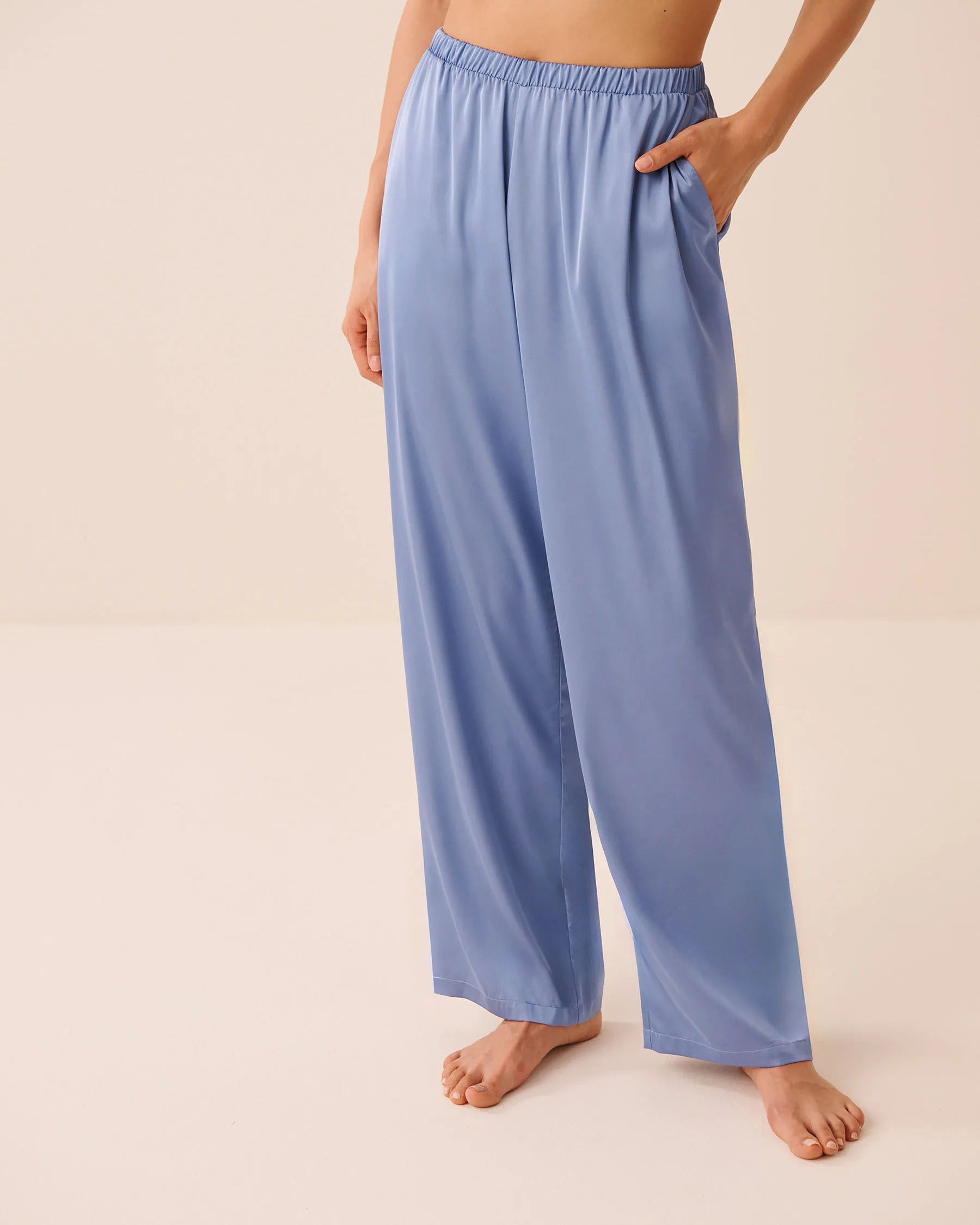 La Vie en Rose English Manor Women LUXURY EDITION Short Sleeve Satin Pajama Set SKU: 60400076_40292 Image 04