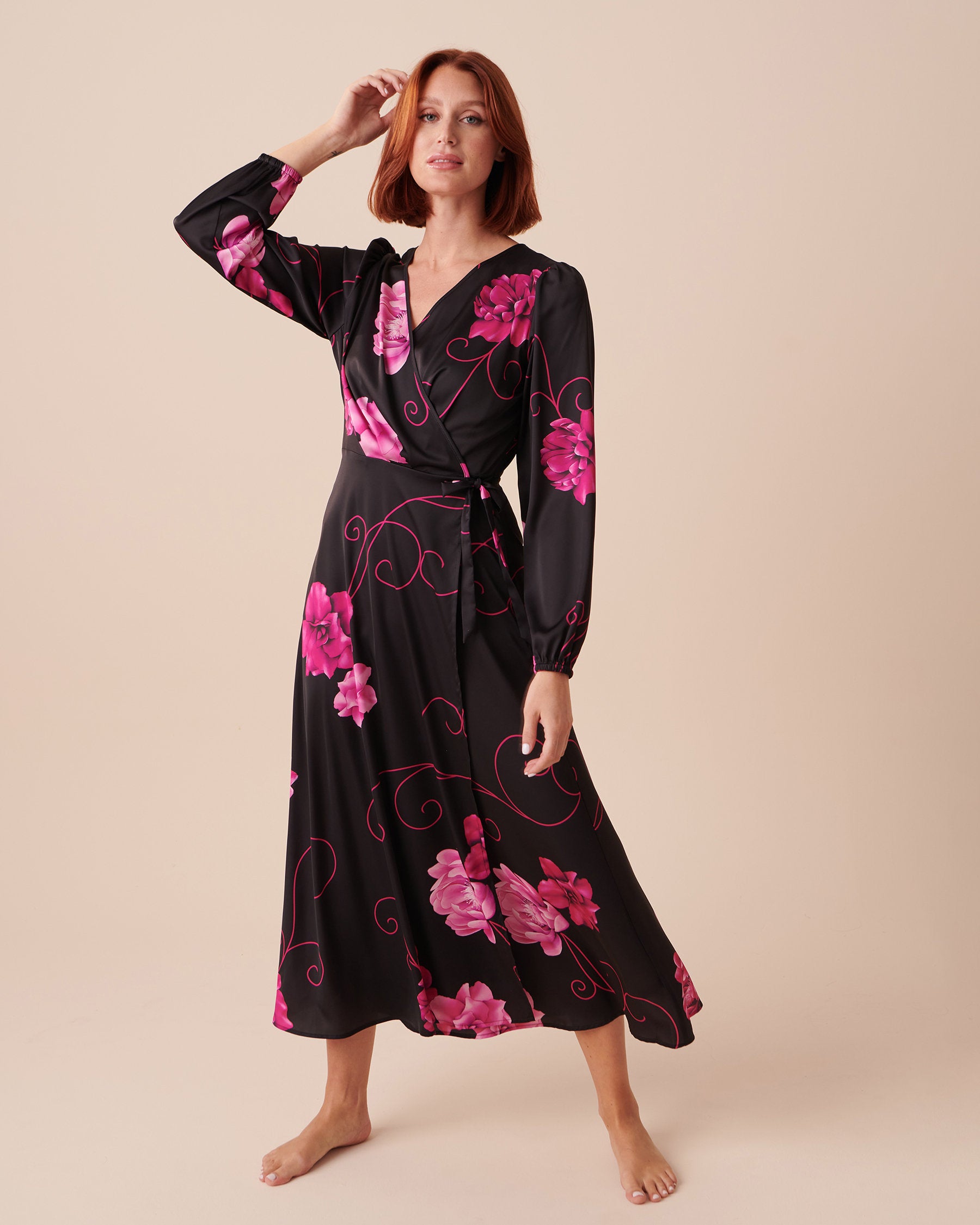 Long Sleeve Satin Dress_60500128_P00315_01