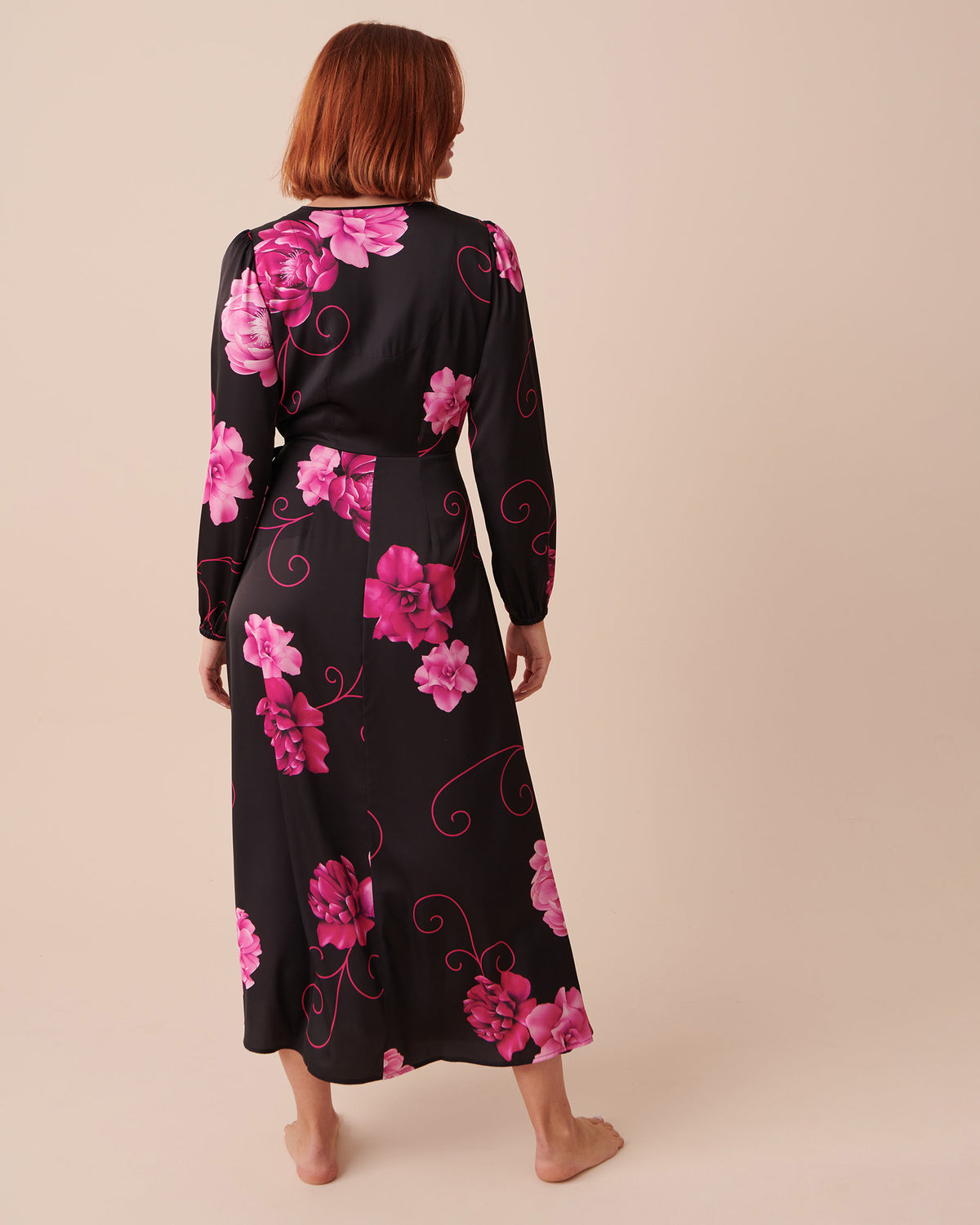 Long Sleeve Satin Dress_60500128_P00315_02