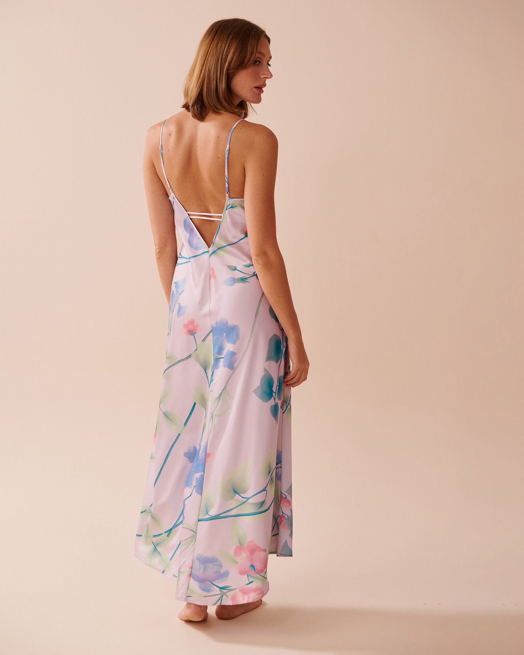 La Vie en Rose_Luxury Edition Lavender Garden Print Long Satin Nightie_60500171_P50088_02