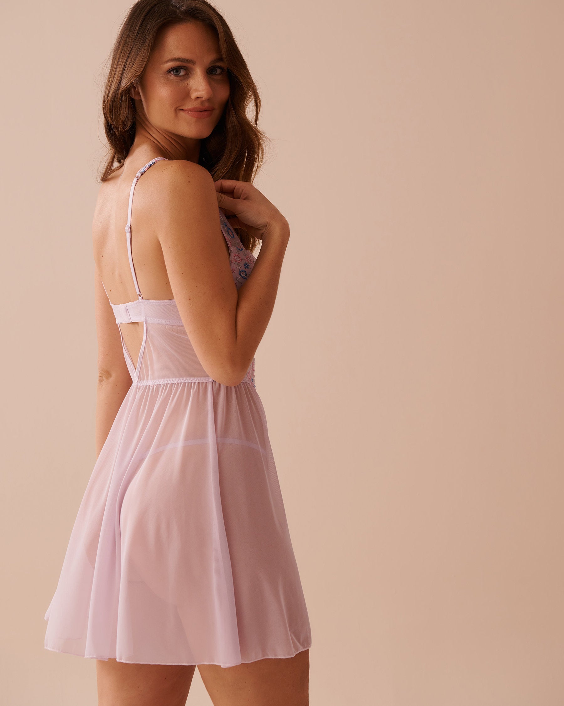 La Vie en Rose_Floral Embroidered Mesh and Lace-Up Detail Push-Up_60500175_50009_02