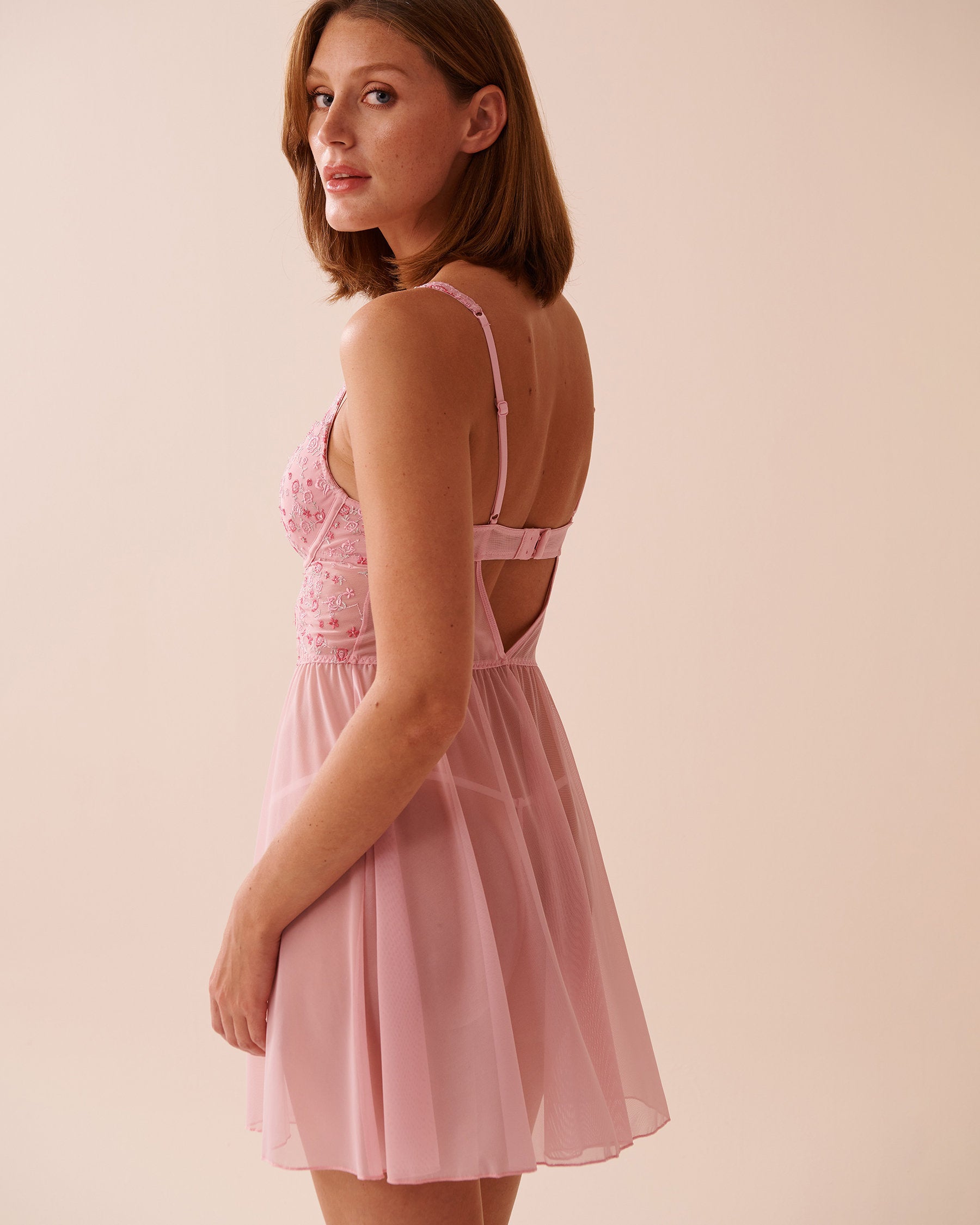 La Vie en Rose_Floral Embroidered Mesh and Lace-Up Detail Push-Up_60500175_60036_02