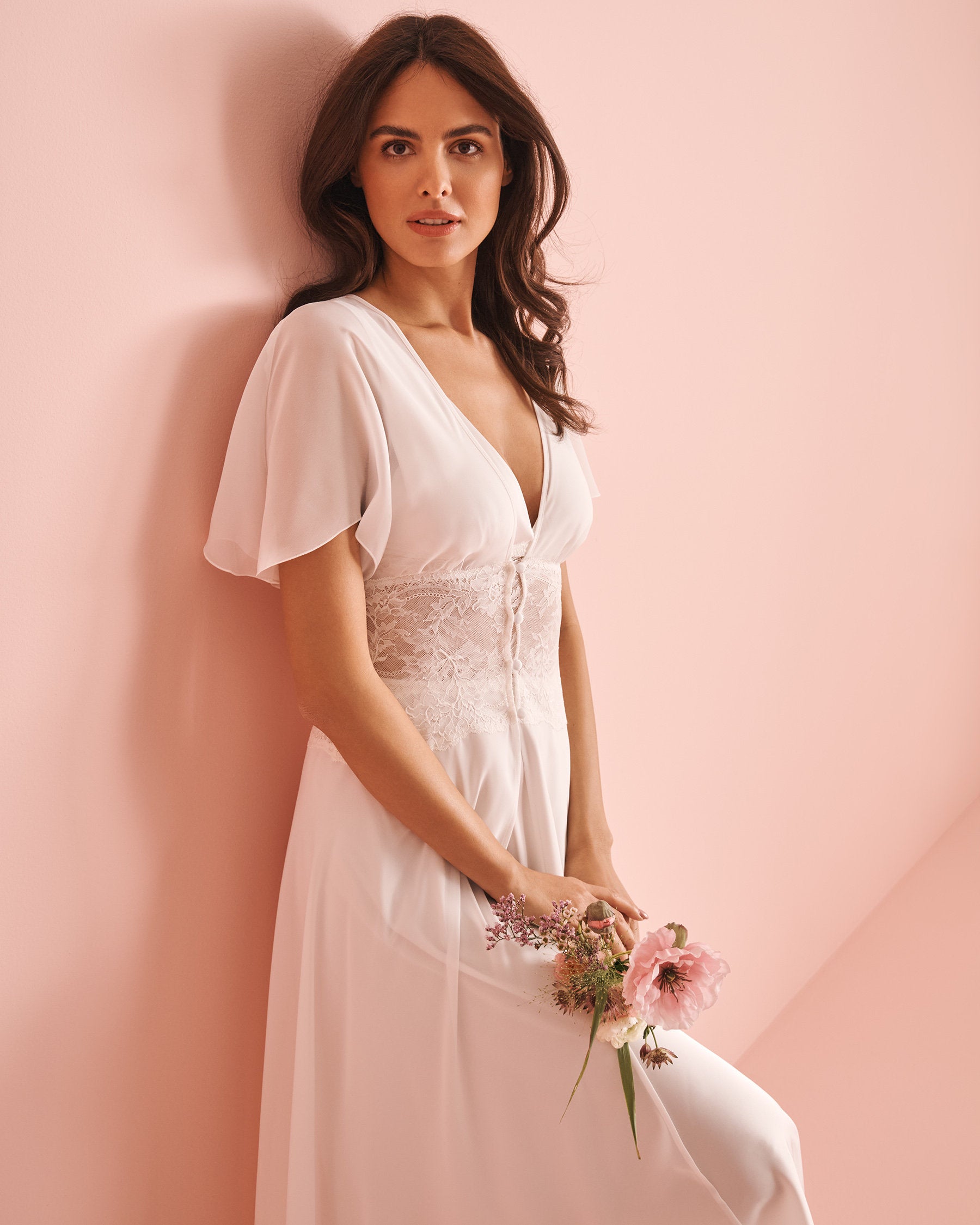 La Vie en Rose_Luxury Edition Bridal Chiffon and Lace Open Front Nightie_60500180_10011_01
