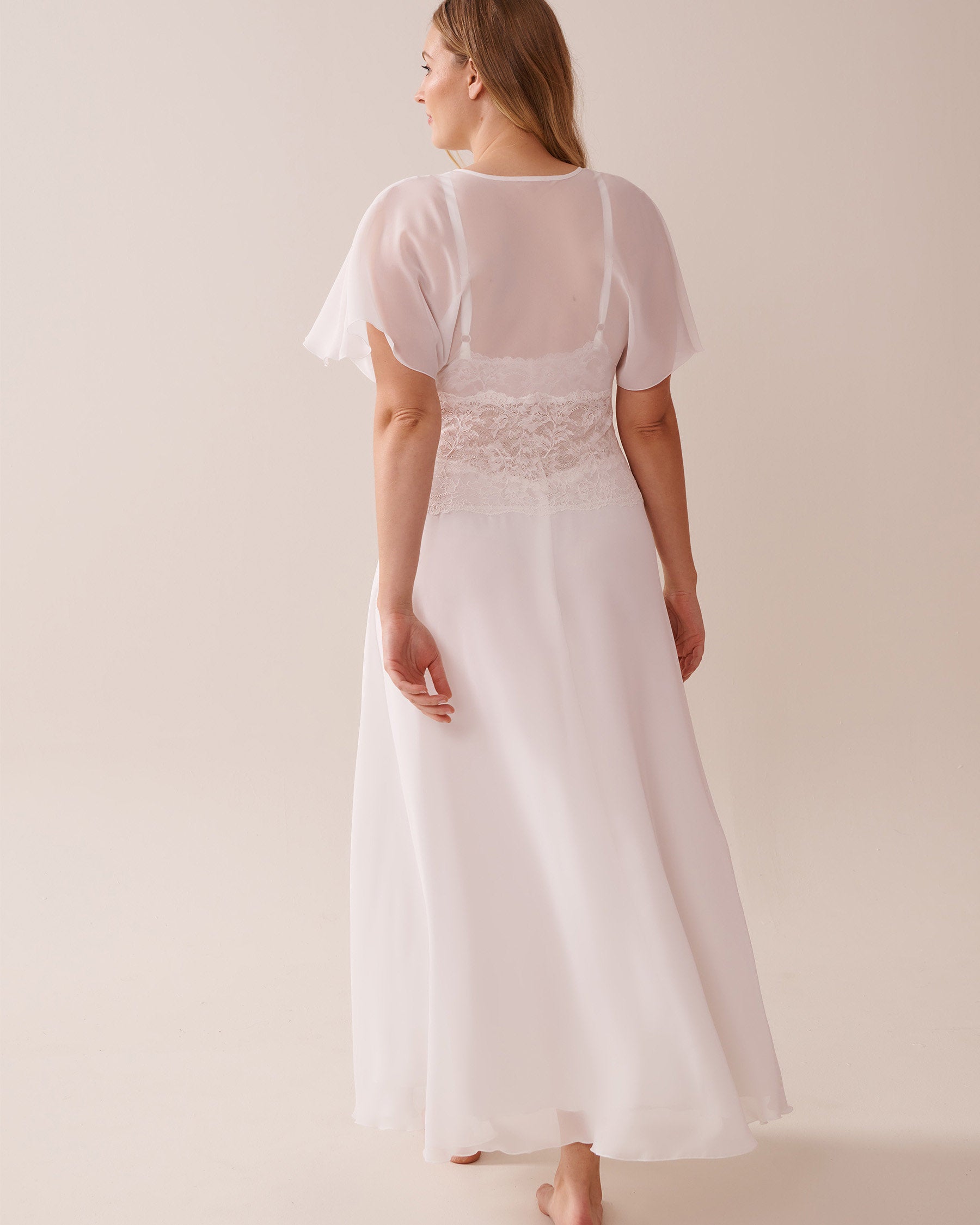 La Vie en Rose_Luxury Edition Bridal Chiffon and Lace Open Front Nightie_60500180_10011_04