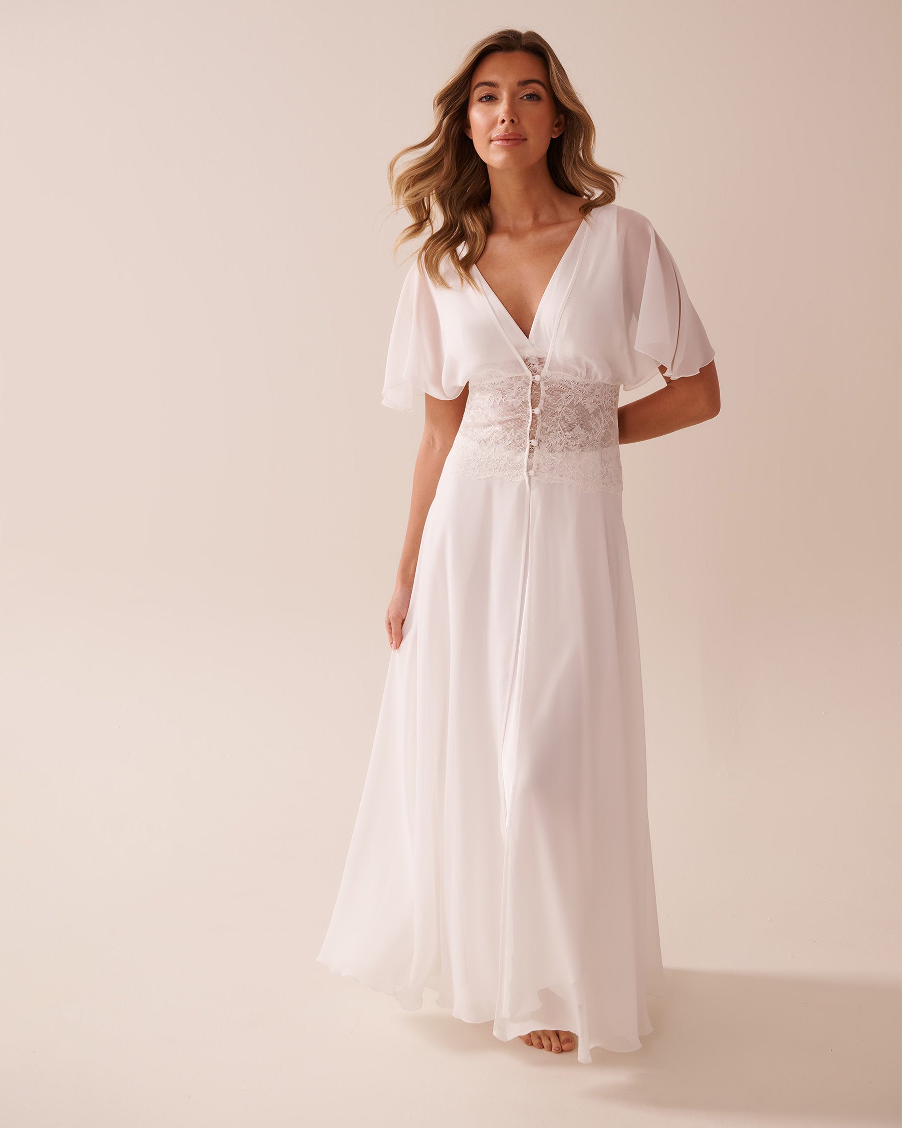 La Vie en Rose_Luxury Edition Bridal Chiffon and Lace Open Front Nightie_60500180_10011_07
