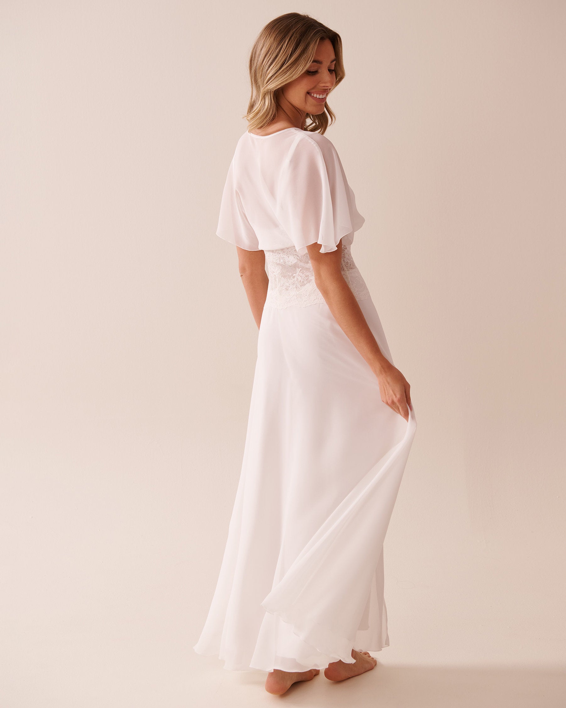 La Vie en Rose_Luxury Edition Bridal Chiffon and Lace Open Front Nightie_60500180_10011_08