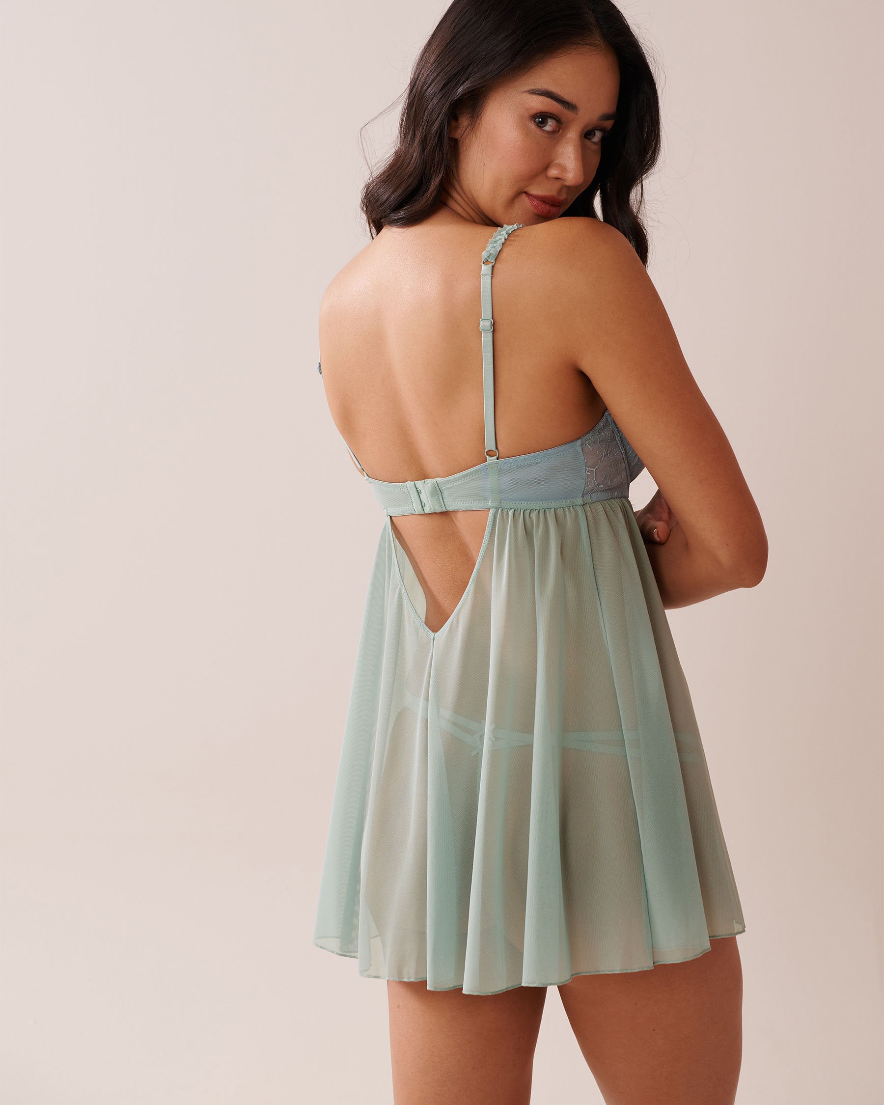 La Vie en Rose_Embroidered Mesh Balconette Babydoll_60500183_40218_02