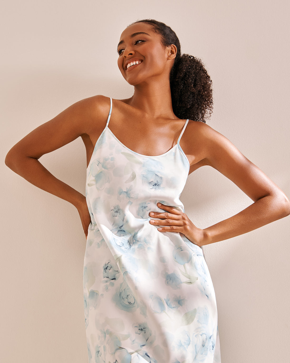 La Vie en Rose_Multi Blue Roses_LUXURY EDITION Blue Rose Print Long Satin Nightie_60500188_P10495_02