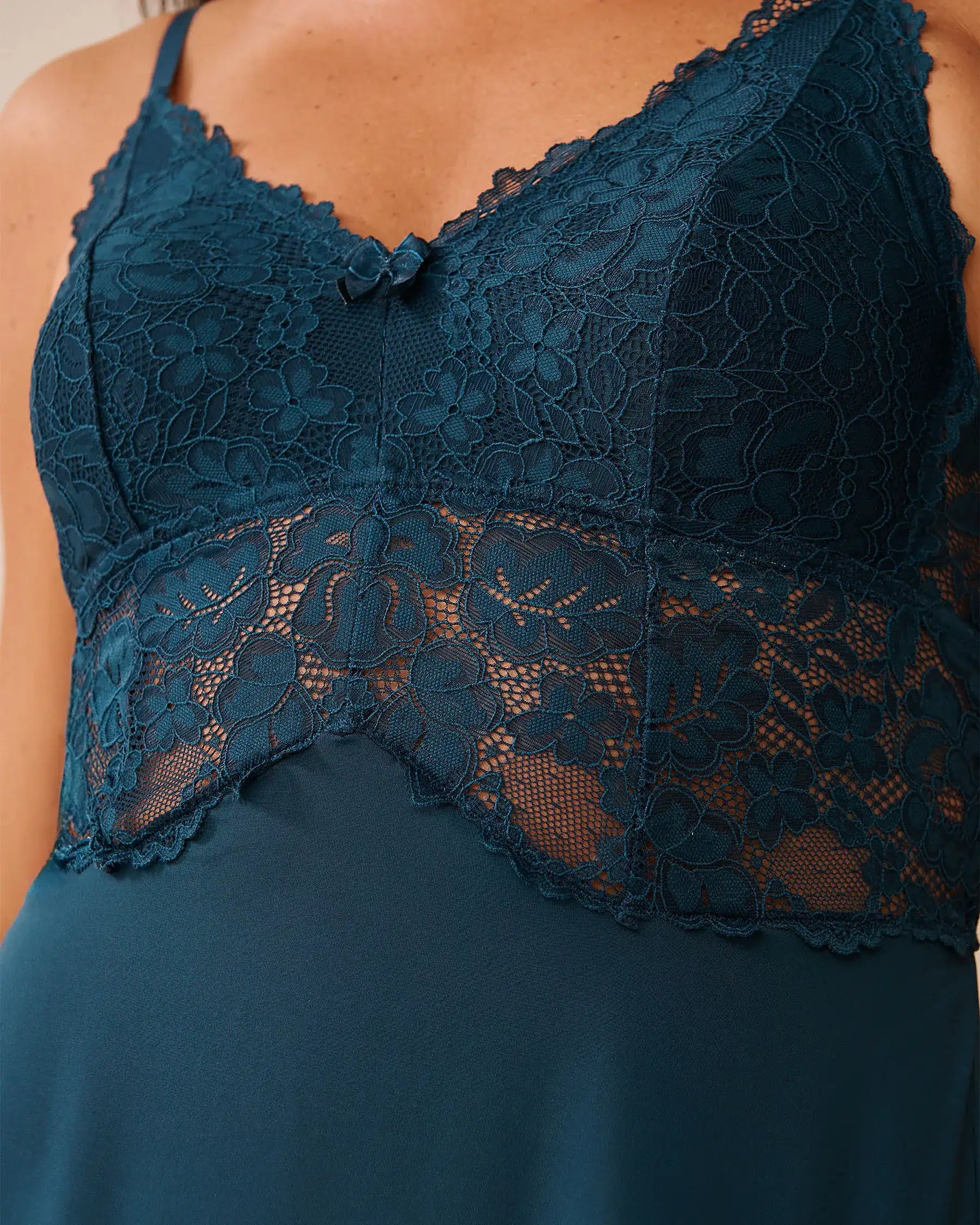 La Vie en Rose_Reflecting Pond_Lace Overlay Nightie_60500204_40241_03