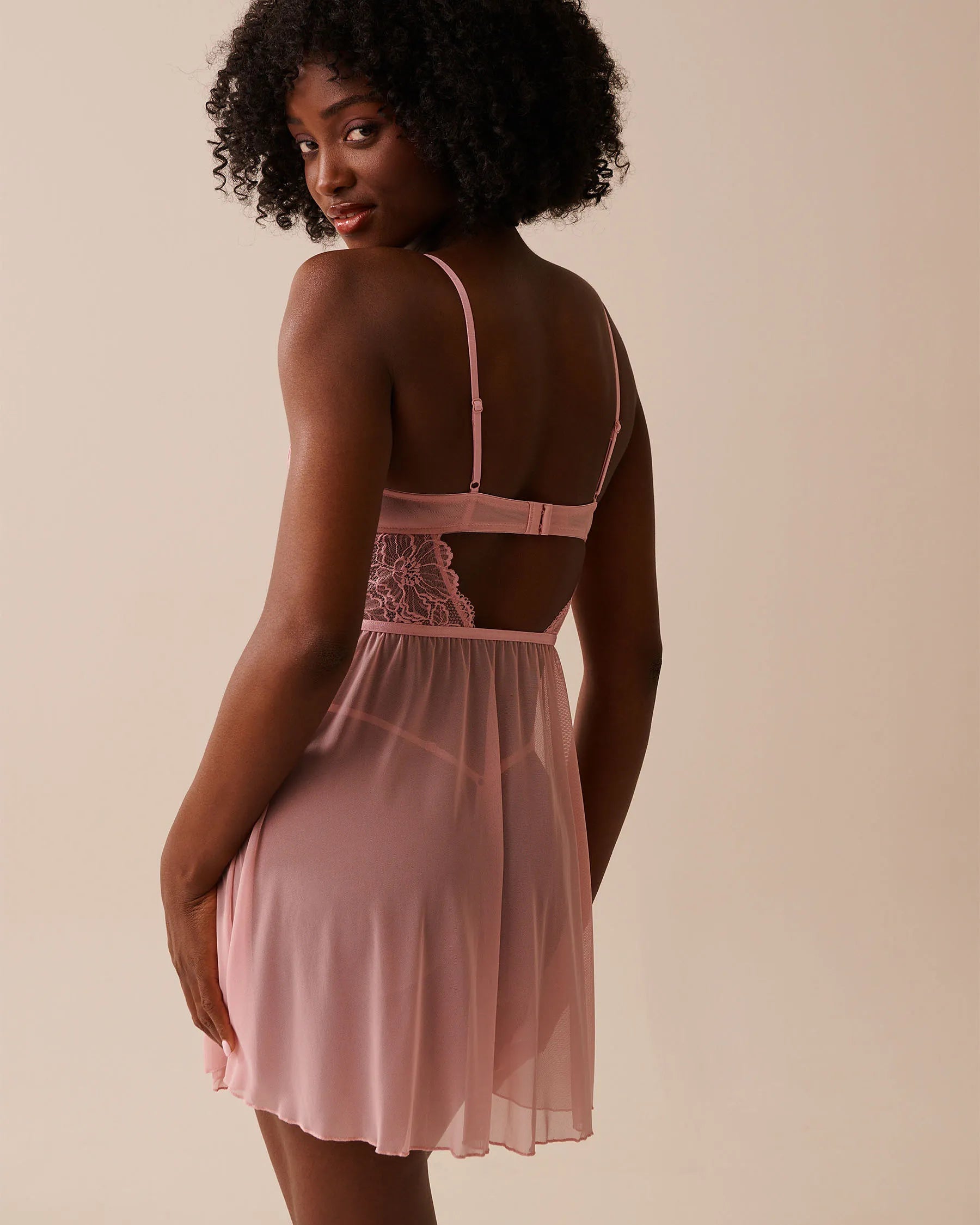La Vie en Rose_Zephyr_Open-Front Lace and Mesh Nightie_60500206_60160_02