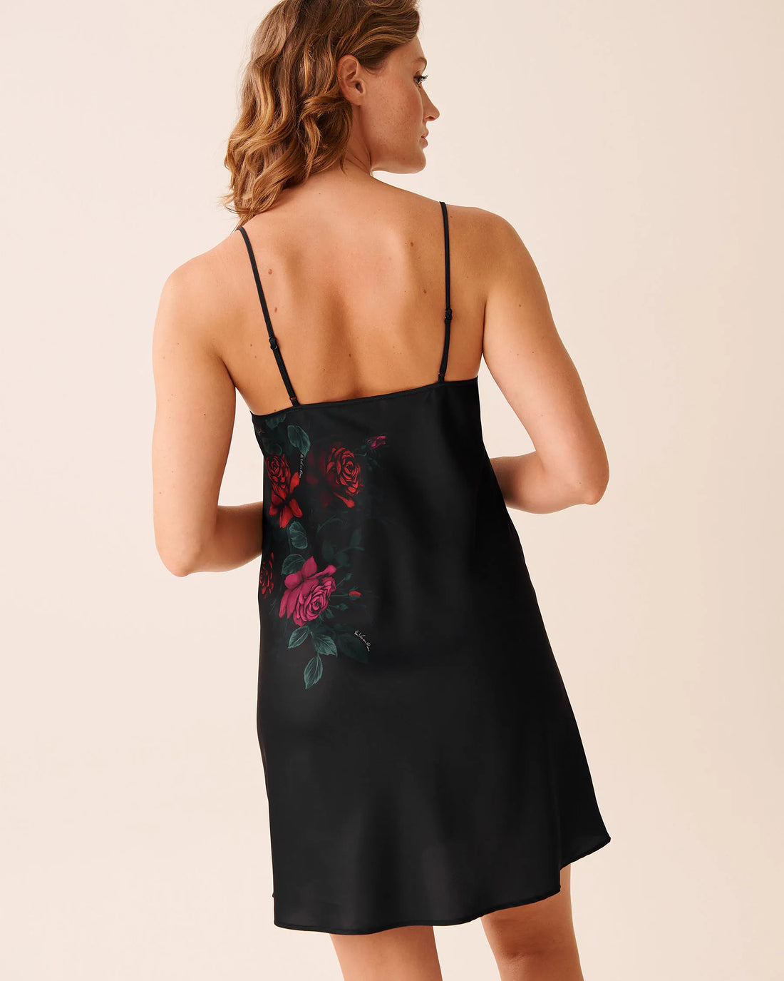 La Vie en Rose_Red Roses Placement_Luxury Edition Red Rose Print Satin Nightie_60500210_P00469_02