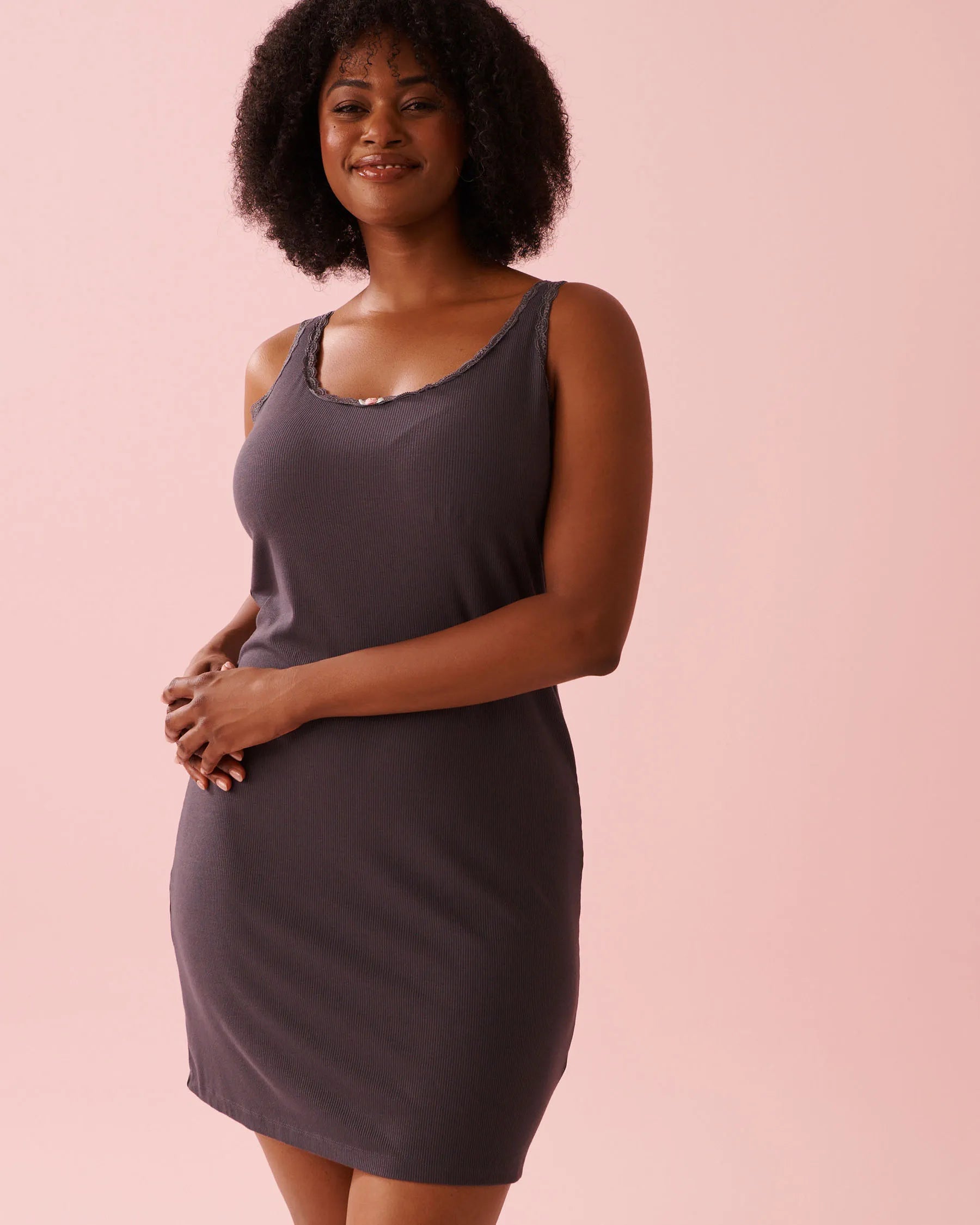 La Vie en Rose_Periscope_Ribbed Modal and Lace Trim Nightie_60500221_00049_01