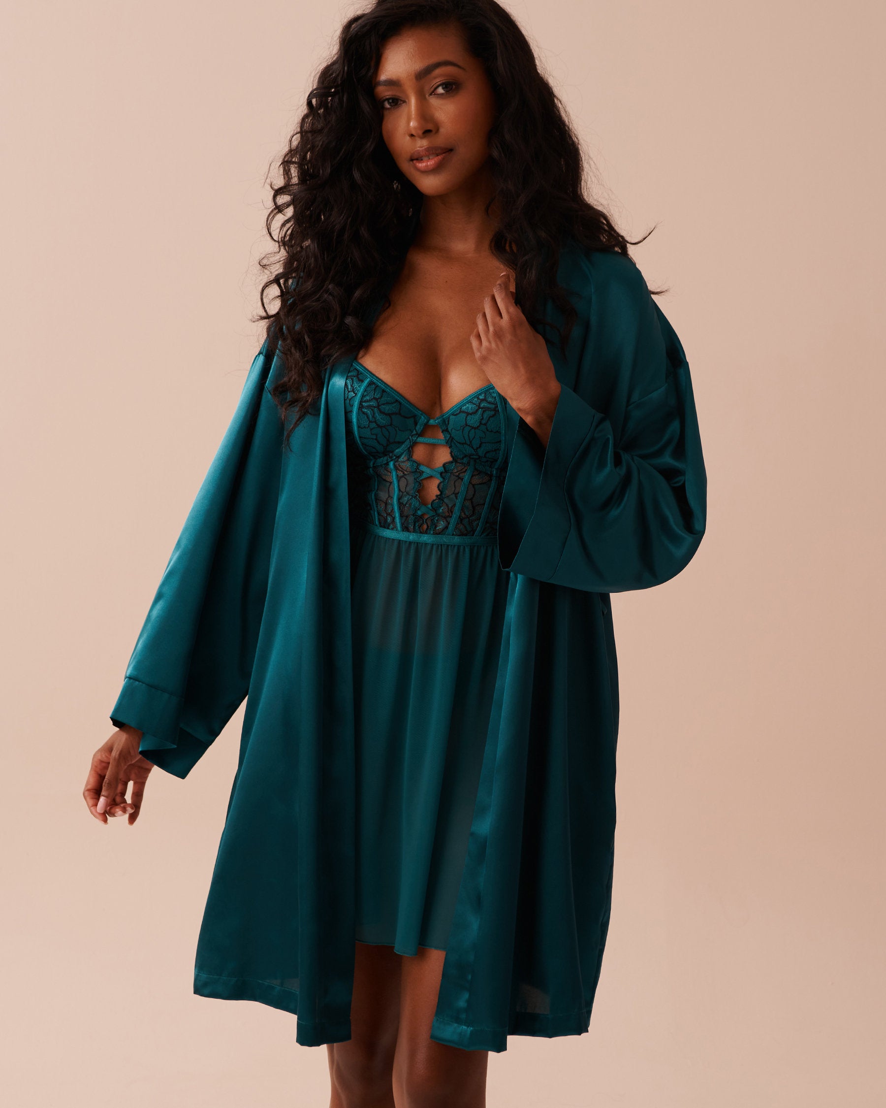 Shiny Satin Kimono_60600084_30032_03