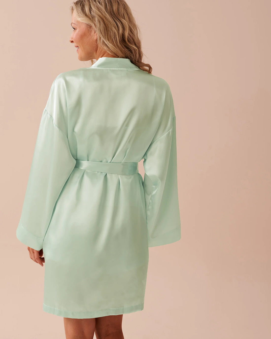 Shiny Satin Kimono_60600084_40186_02