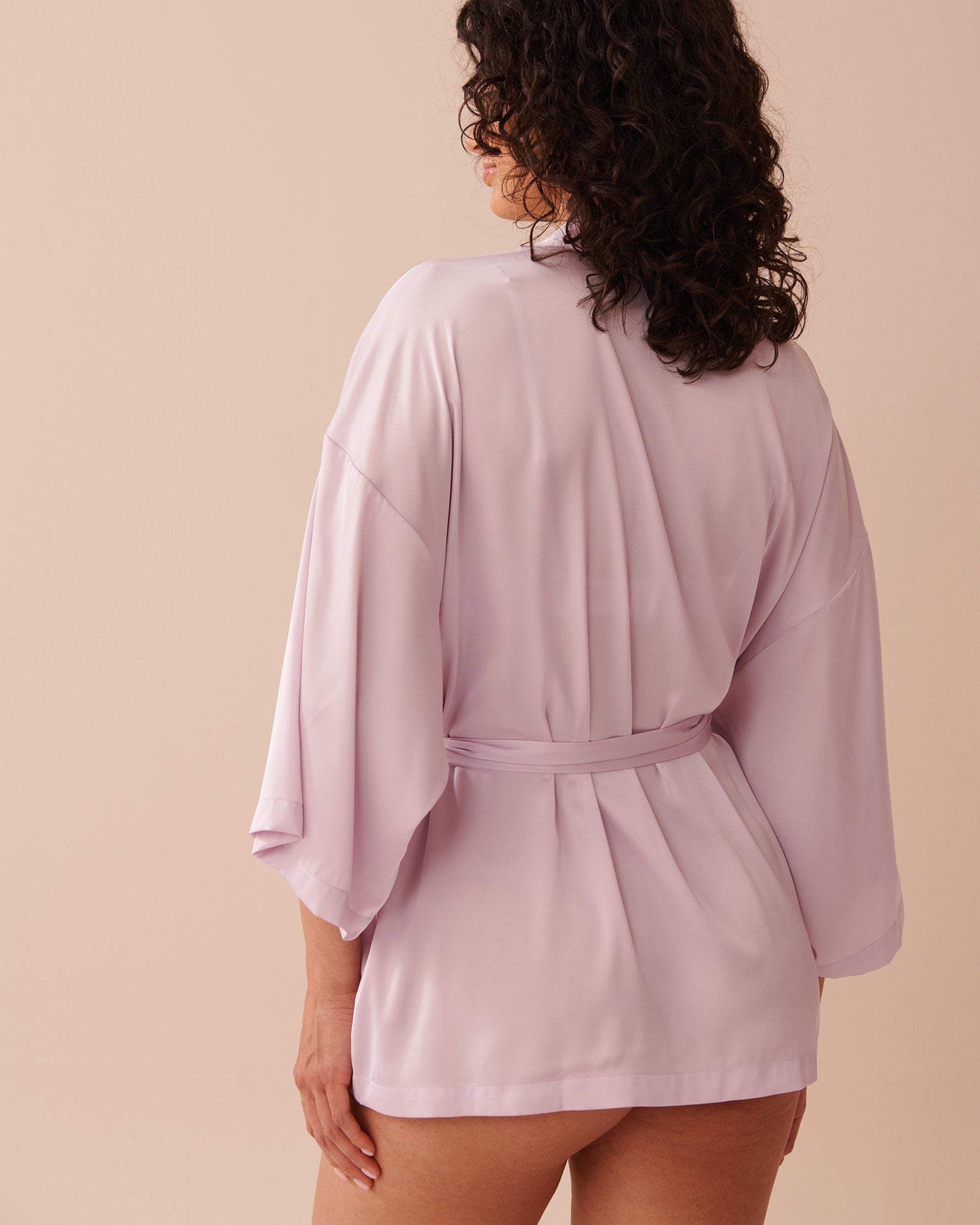 La Vie en Rose_Luxury Edition Short Satin Kimono_60600088_50009_02