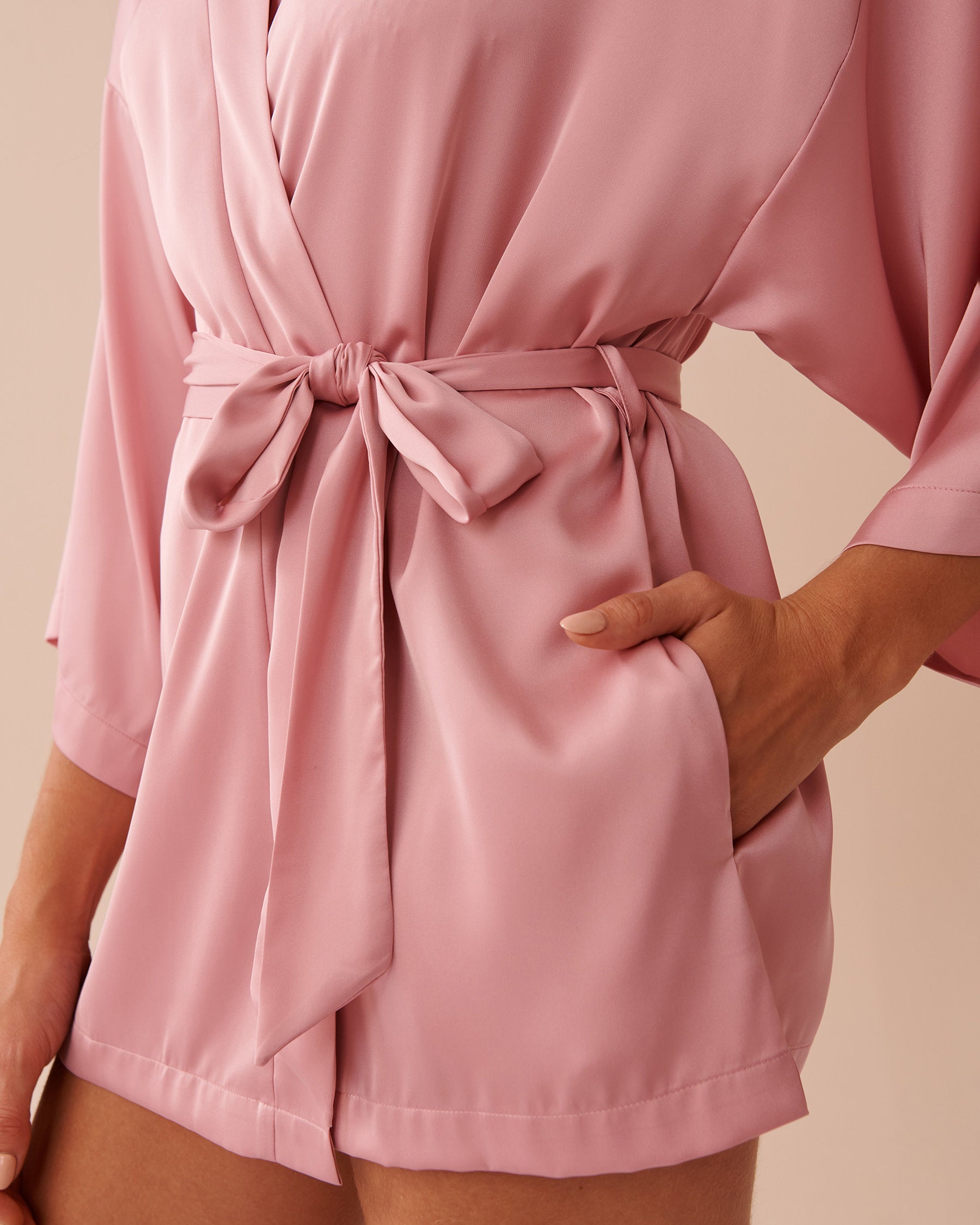 La Vie en Rose_Luxury Edition Short Satin Kimono_60600088_60036_04