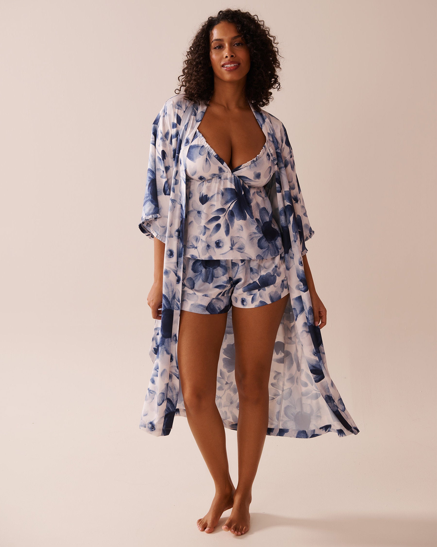 La Vie en Rose_Luxury Edition Blue Floral Print Frill Detail Satin Kimono_60600089_P10478_04