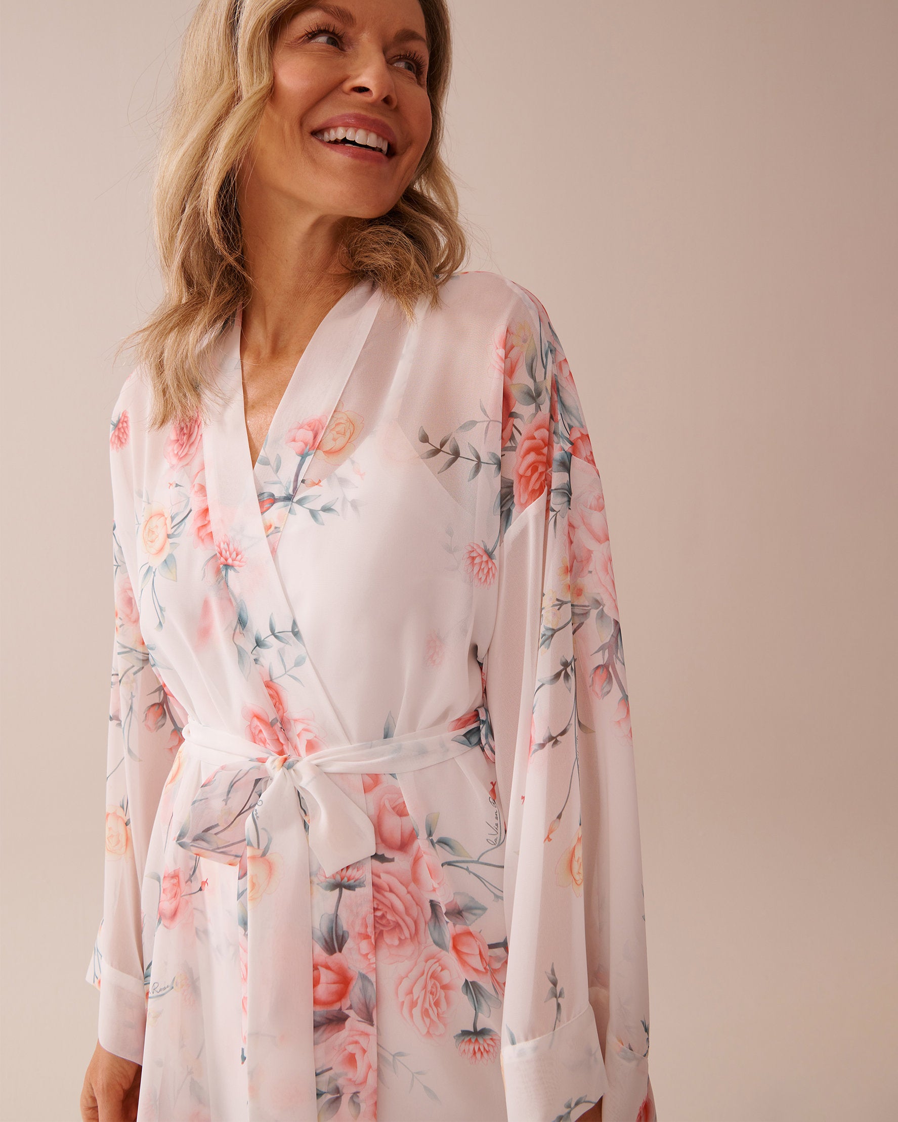 La Vie en Rose_Luxury Edition Romantic Bouquet Chiffon Kimono_60600090_P10476_03