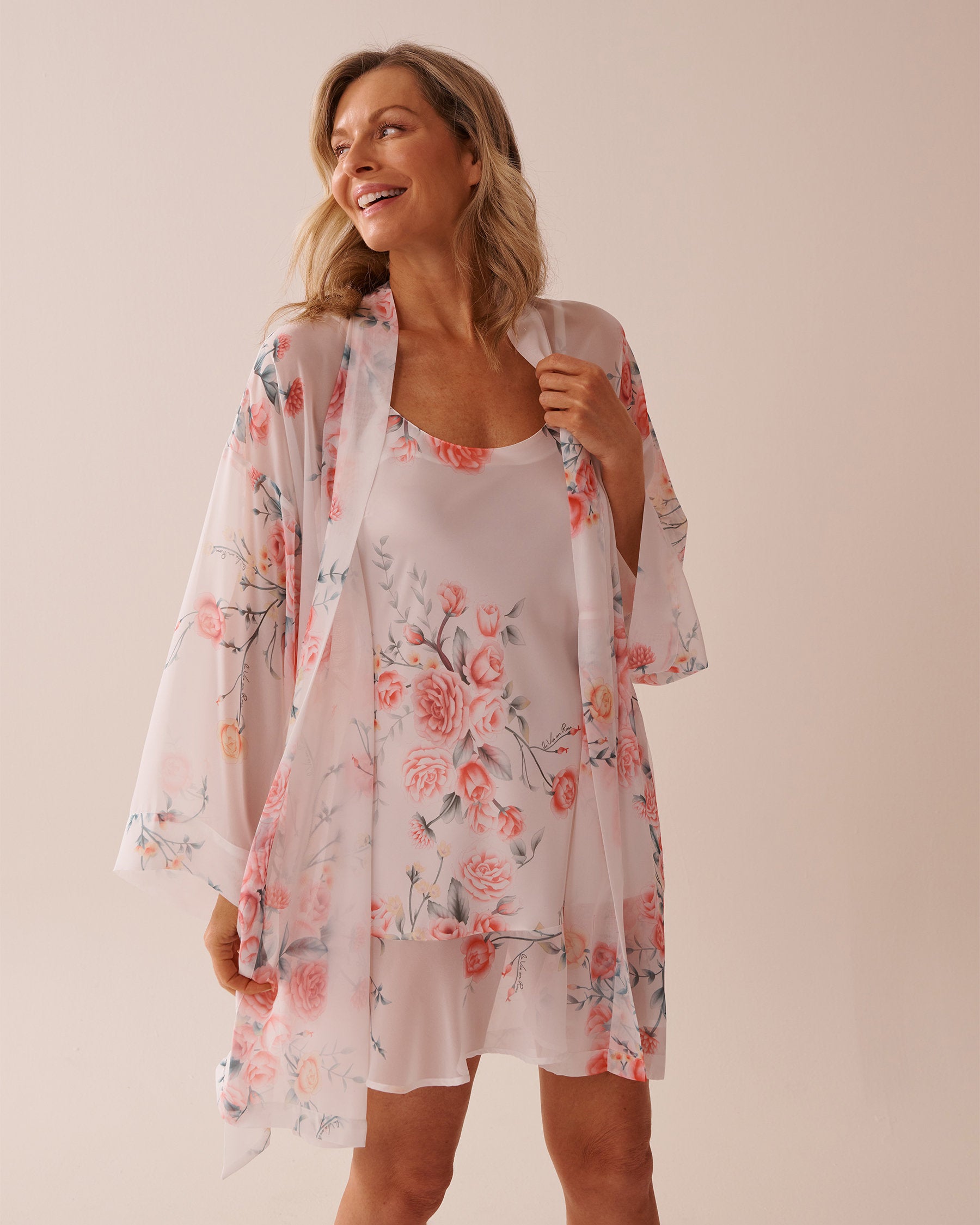 La Vie en Rose_Luxury Edition Romantic Bouquet Chiffon Kimono_60600090_P10476_04