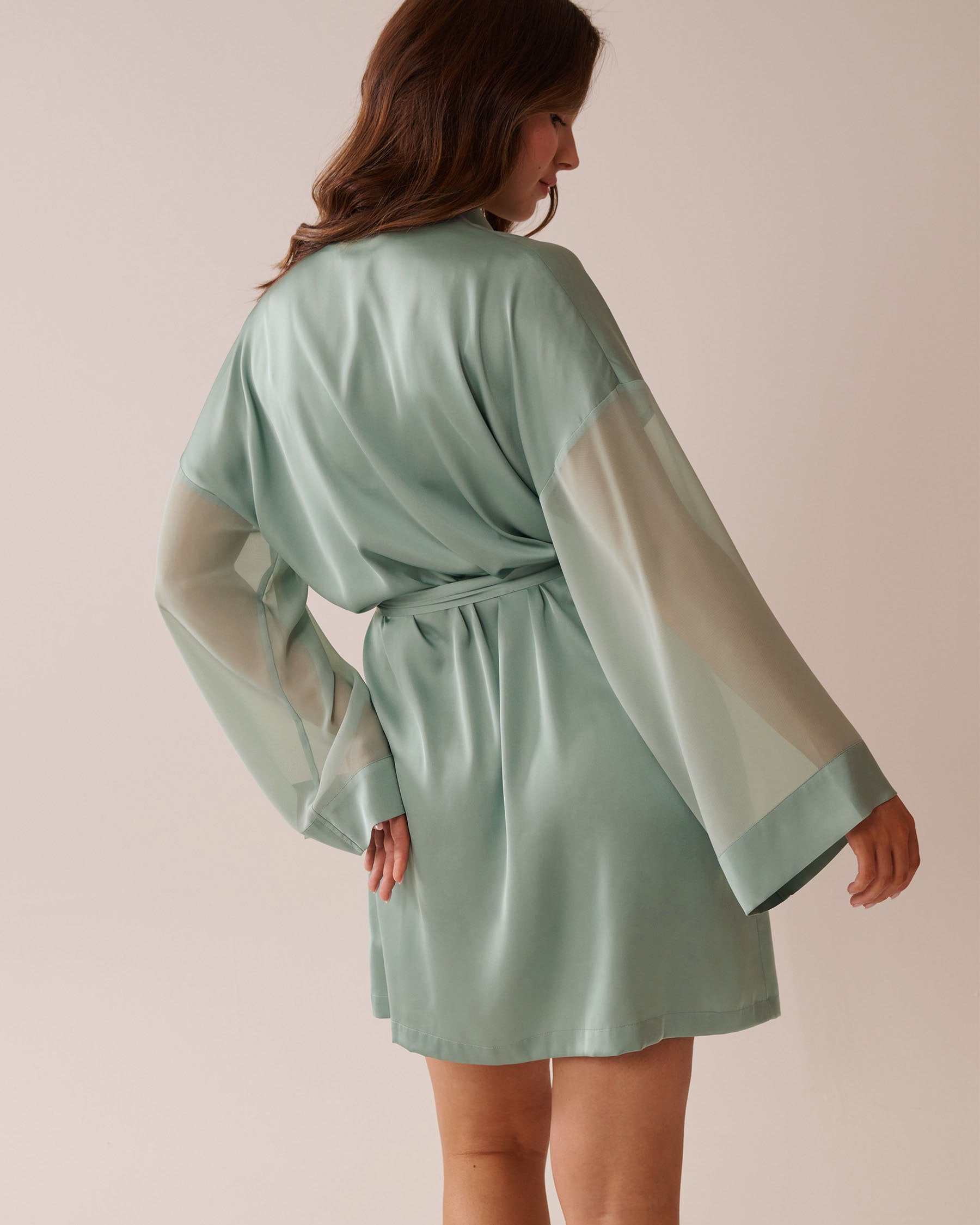 La Vie en Rose_Luxury Edition Chiffon and Satin Kimono_60600092_40218_03