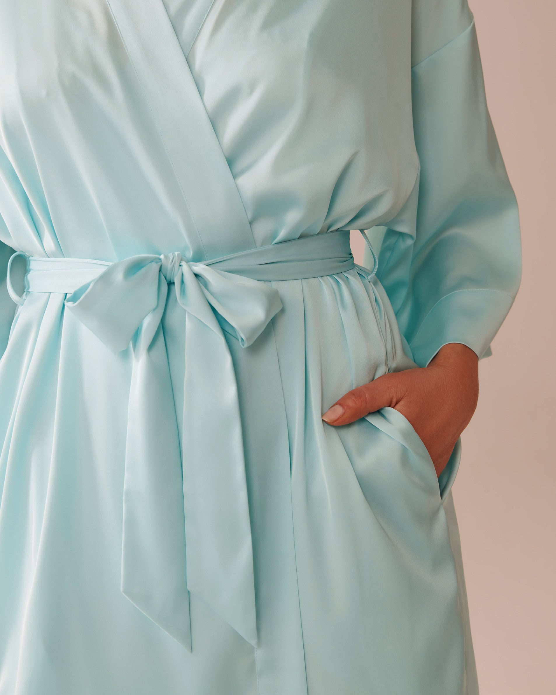 La Vie en Rose_Clearwater_Satin Kimono_60600094_40090_04