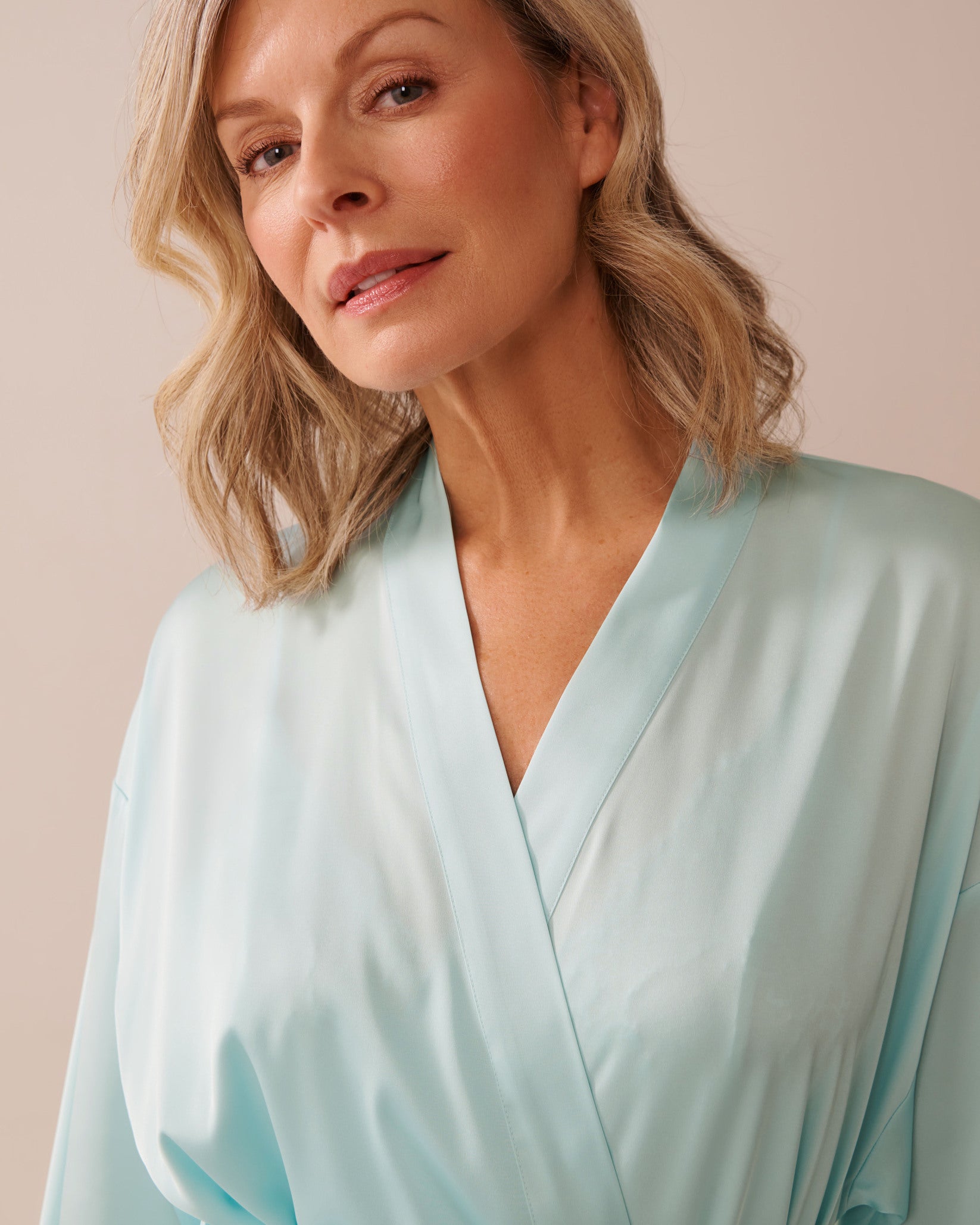 La Vie en Rose_Clearwater_Satin Kimono_60600094_40090_05