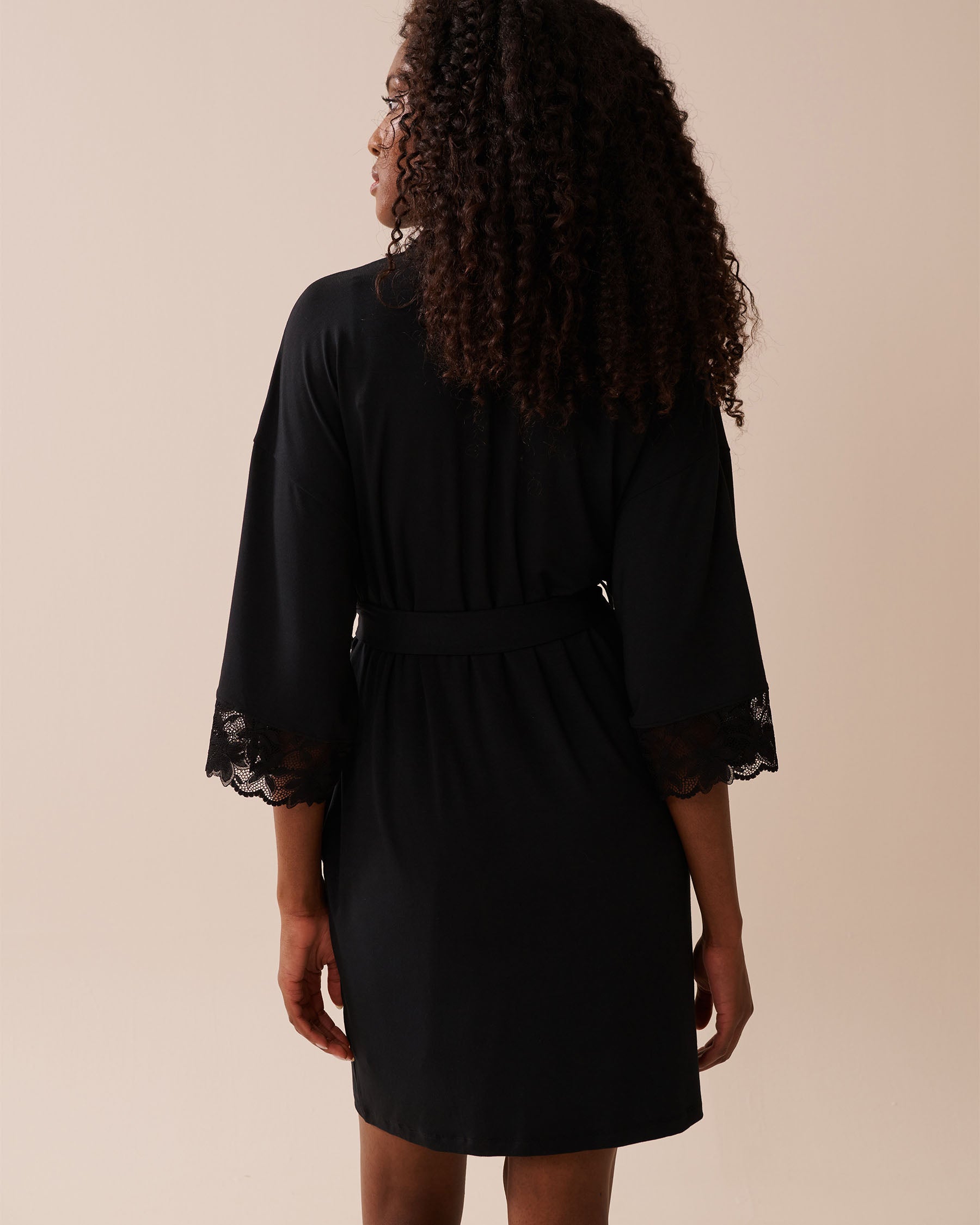 La Vie en Rose_Black Beauty_Lace Detail Modal Kimono_60600100_00001_05