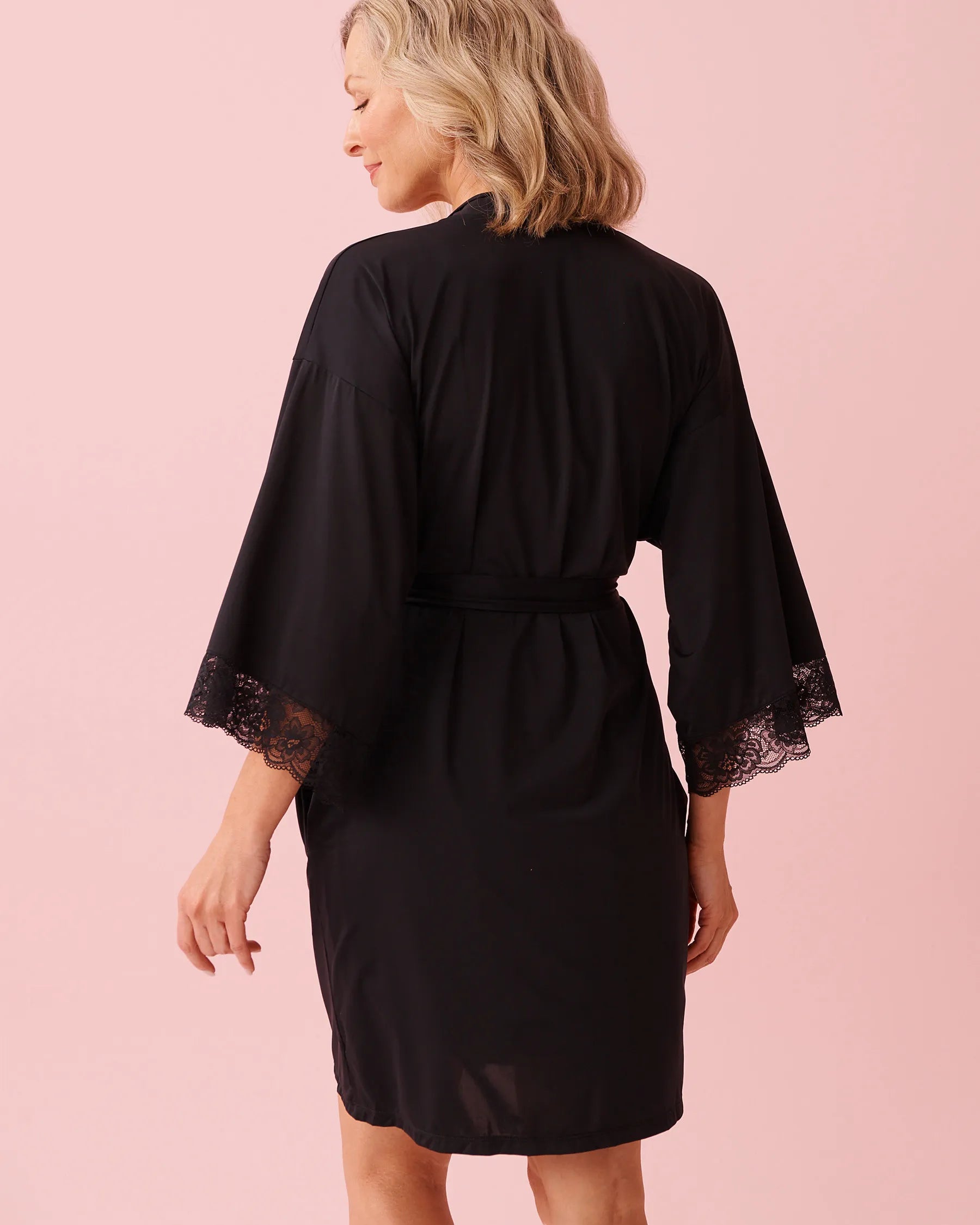 La Vie en Rose_Black Beauty_Lace Trim Kimono_60600113_00001_02