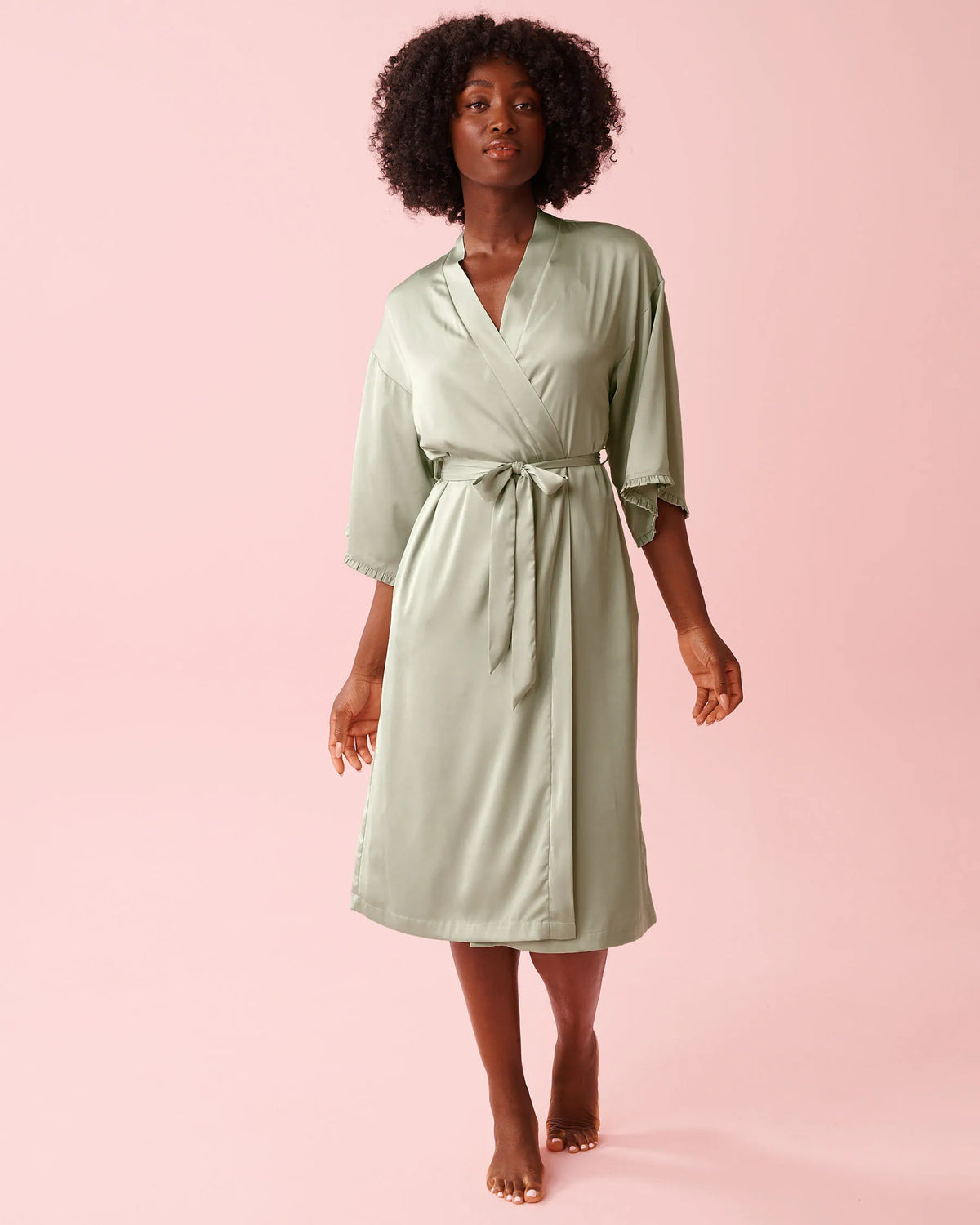 La Vie en Rose_Mineral Gray_Satin Long Kimono_60600114_30059_01