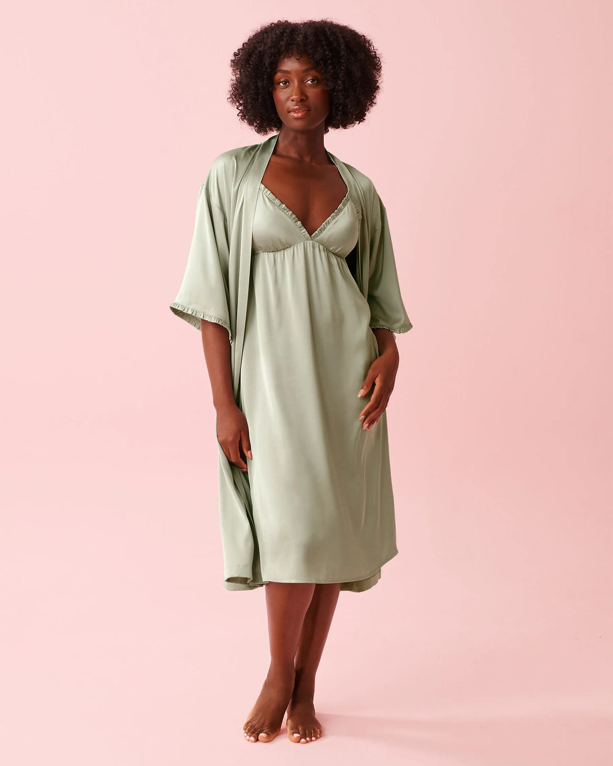 La Vie en Rose_Mineral Gray_Satin Long Kimono_60600114_30059_04