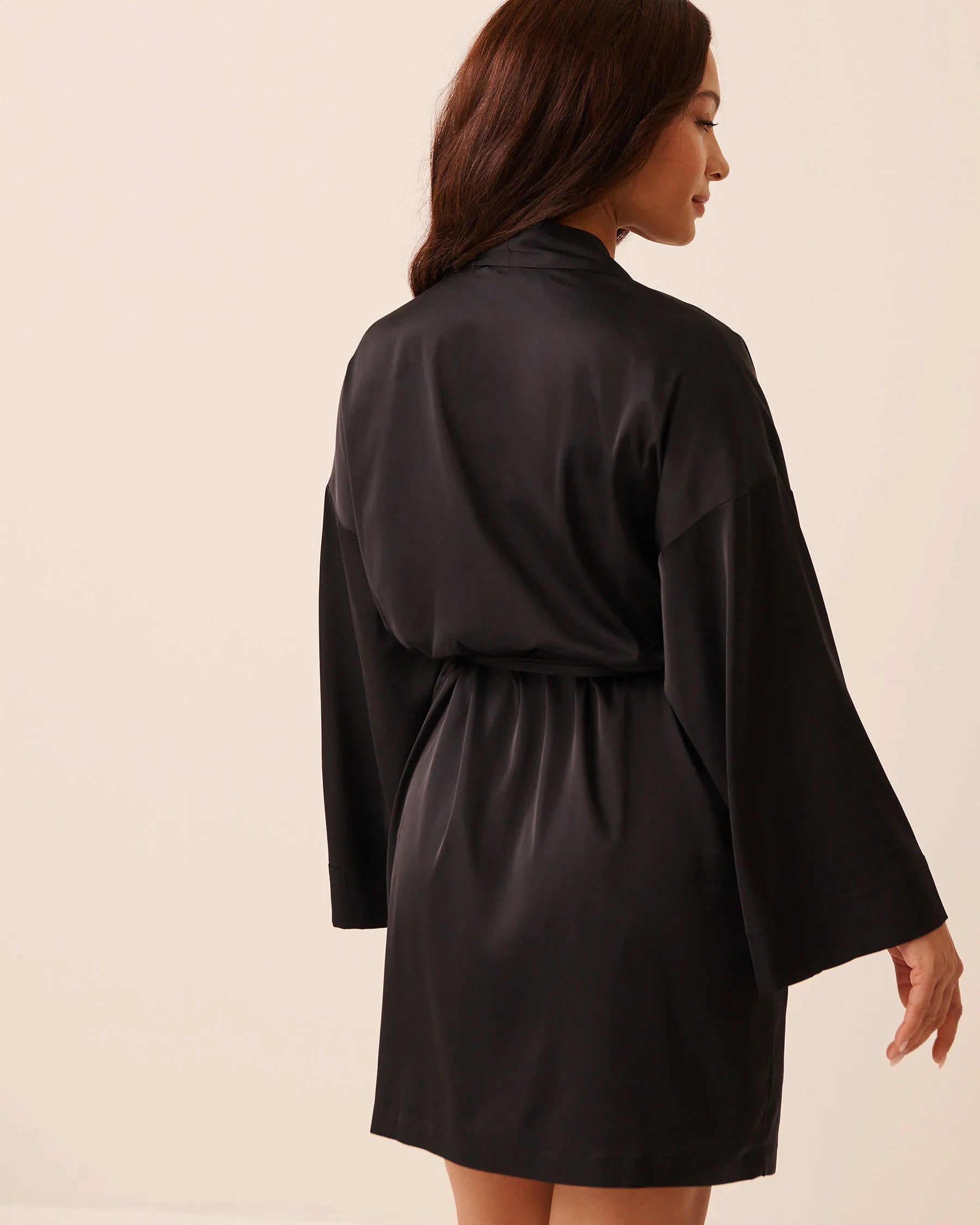 La Vie en Rose Black Beauty Women LUXURY EDITION Satin Kimono SKU: 60600119_00001 Image 02
