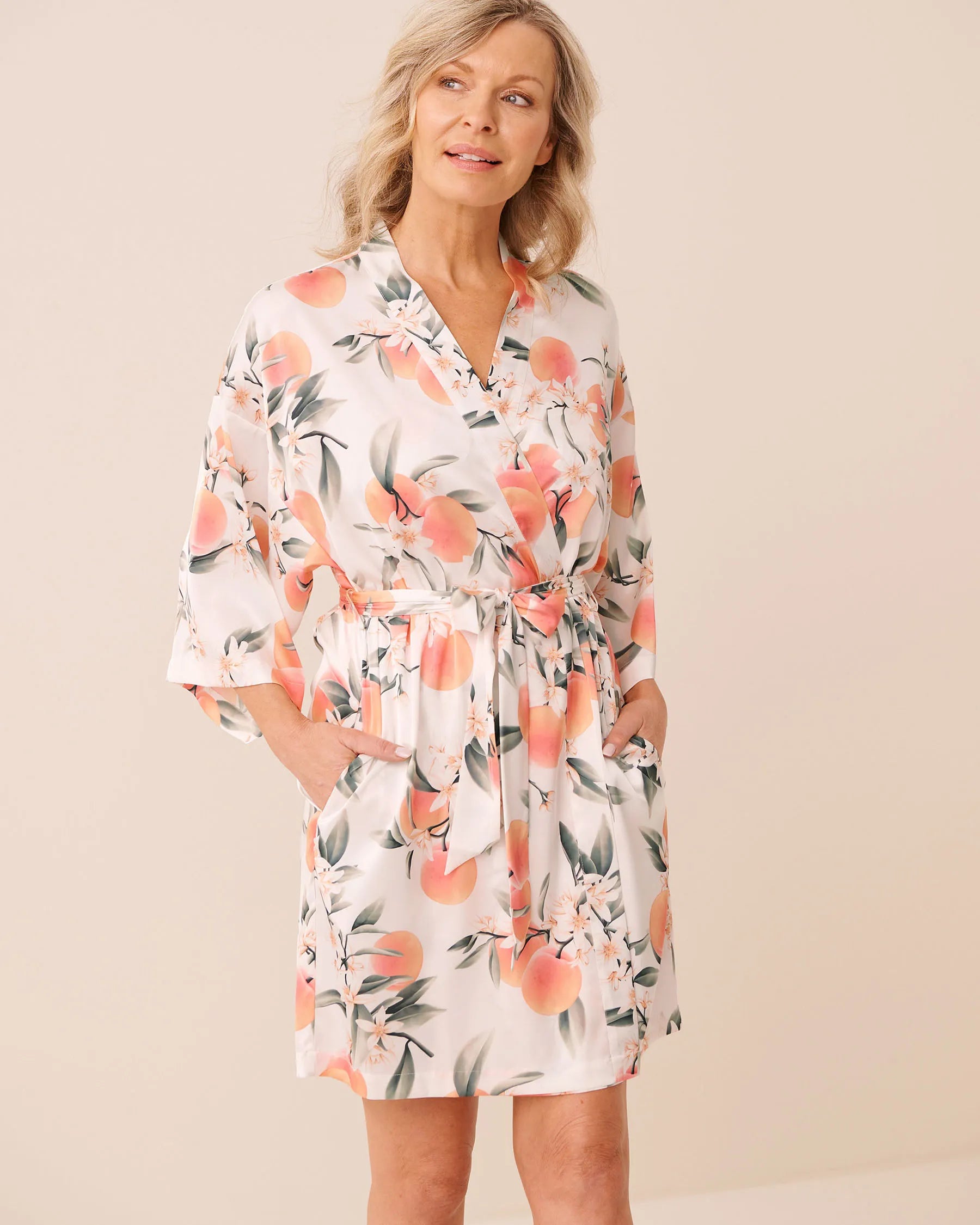 La Vie en Rose Snow White Peach Women LUXURY EDITION Peach Print Satin Kimono SKU: 60600122_P10602 Image 02