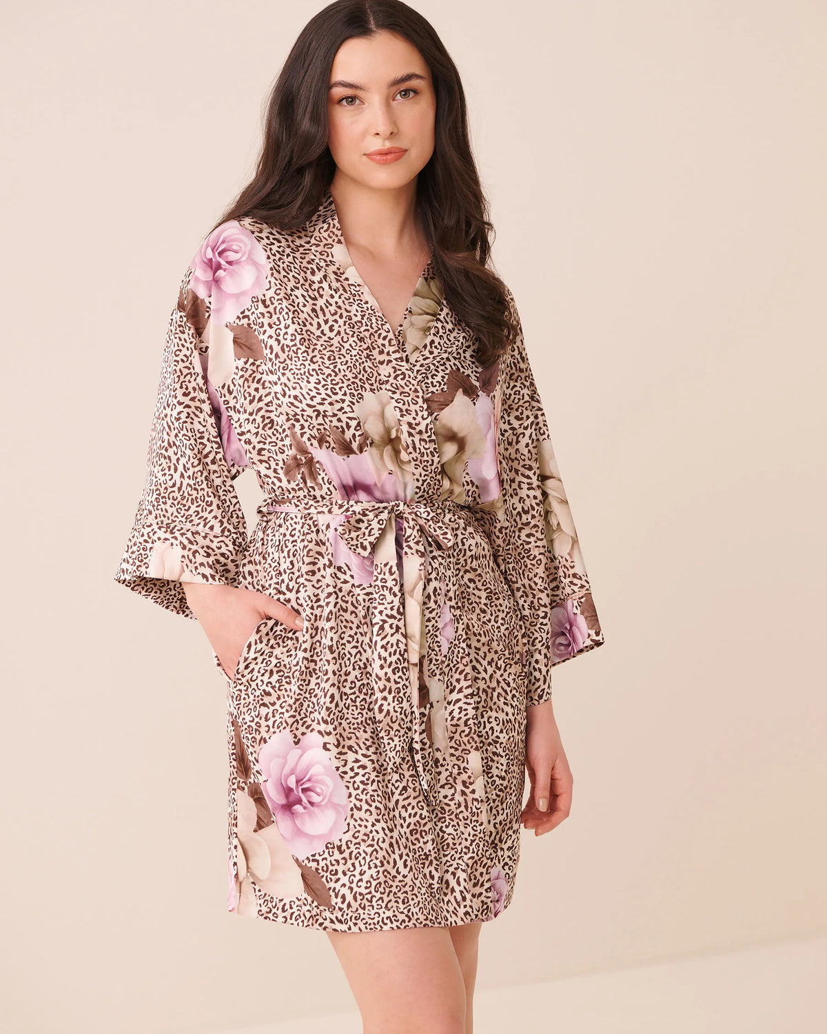 La Vie en Rose Leopard Garden Women Luxury Edition Floral Leopard Print Satin Kimono SKU: 60600124_P20099 Image 03