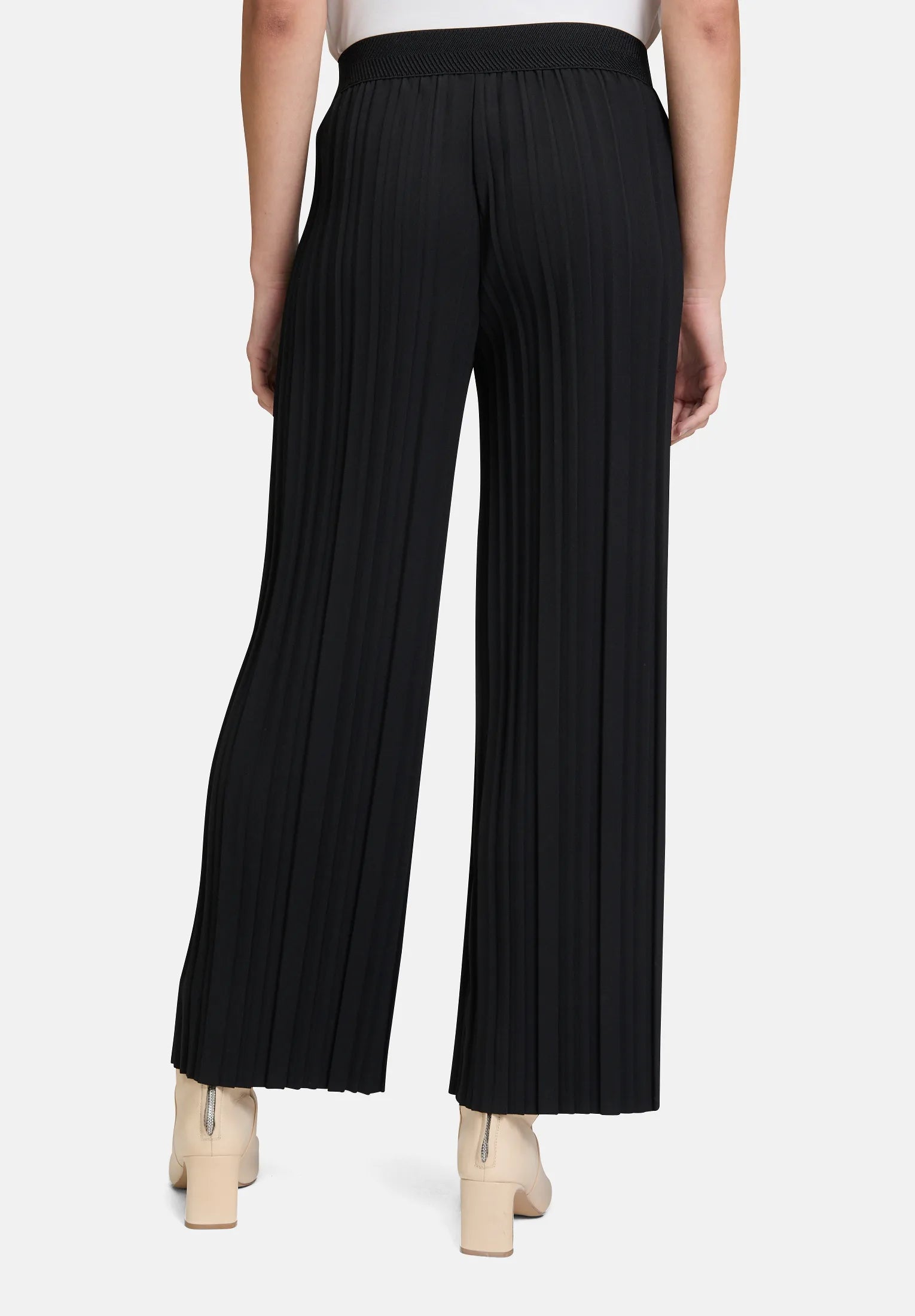 Betty Barclay_Black_Culottes Plain_6069-2420_9045_03