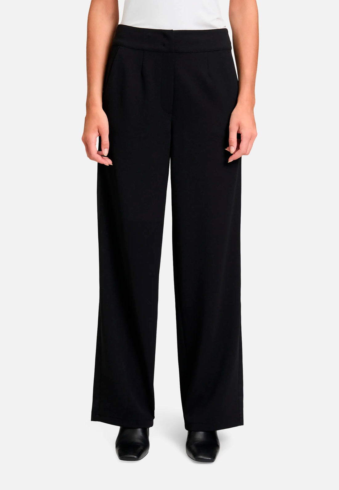 Betty Barclay_Black_Marlene Trousers, Solid Color_6086-2420_9045_02